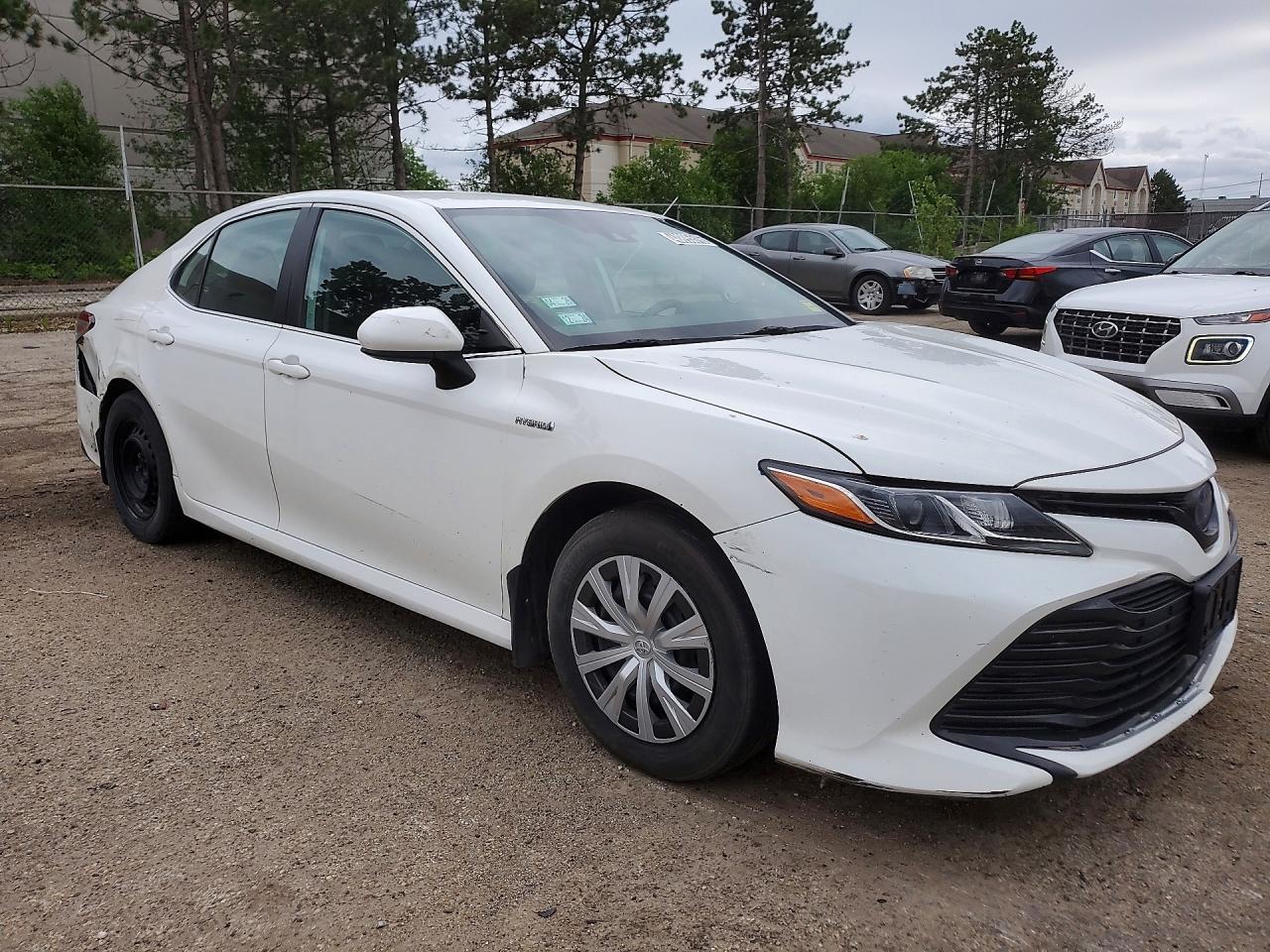 2020 Toyota Camry Hybrid Le White vin: 4T1C31AK9LU017690