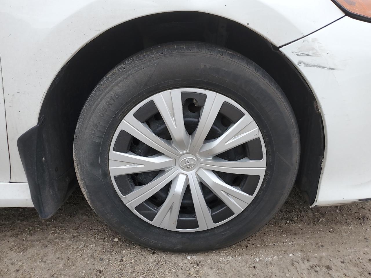 2020 Toyota Camry Hybrid Le White vin: 4T1C31AK9LU017690 Damage: Right Front Fender, Chipped, 3