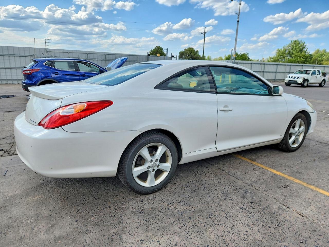 2004 Toyota Camry Solara Sle V6 White vin: 4T1CA30P54U023356