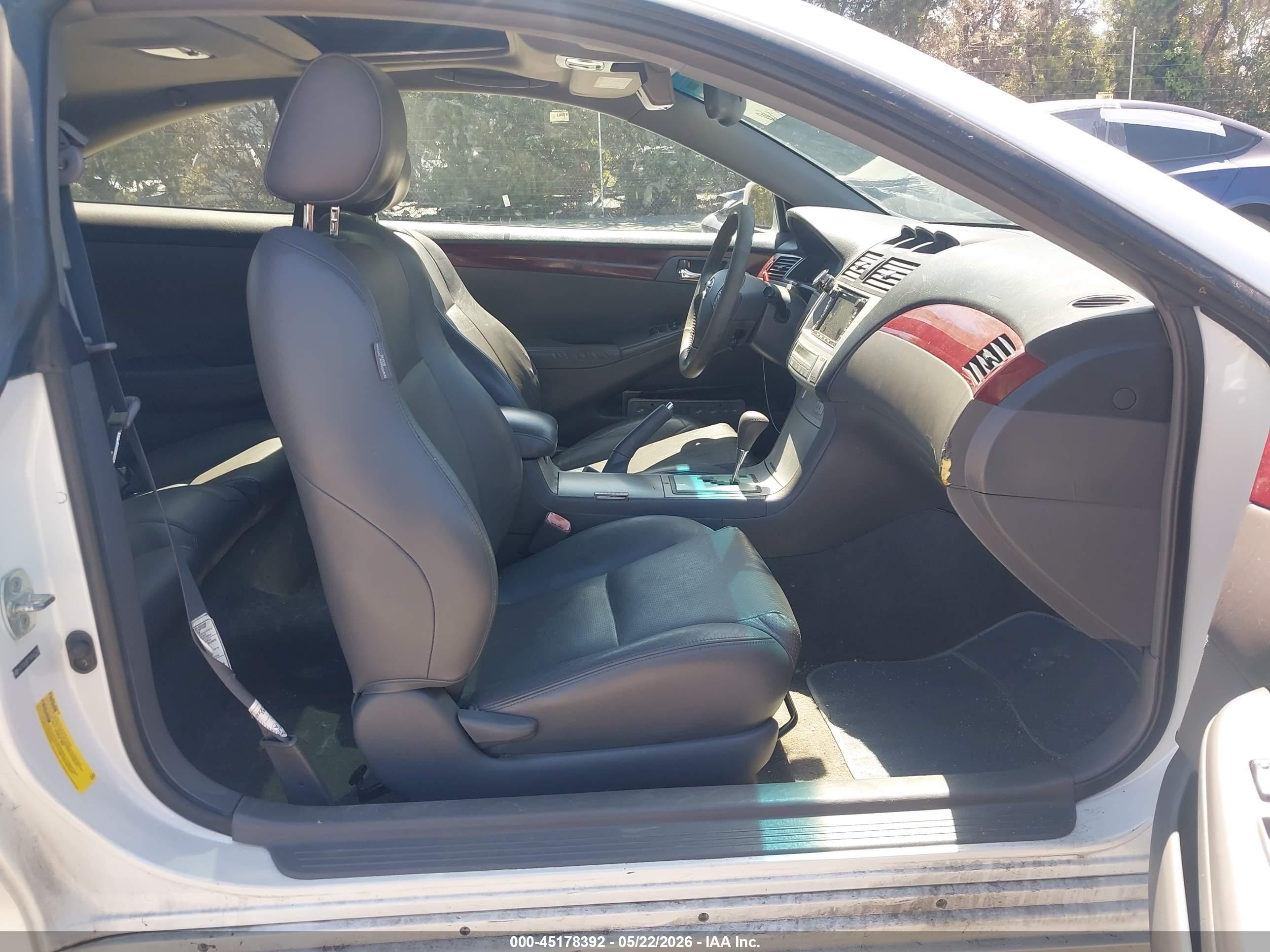 2005 Toyota Camry Solara Sle V6 White vin: 4T1CA30P75U045358