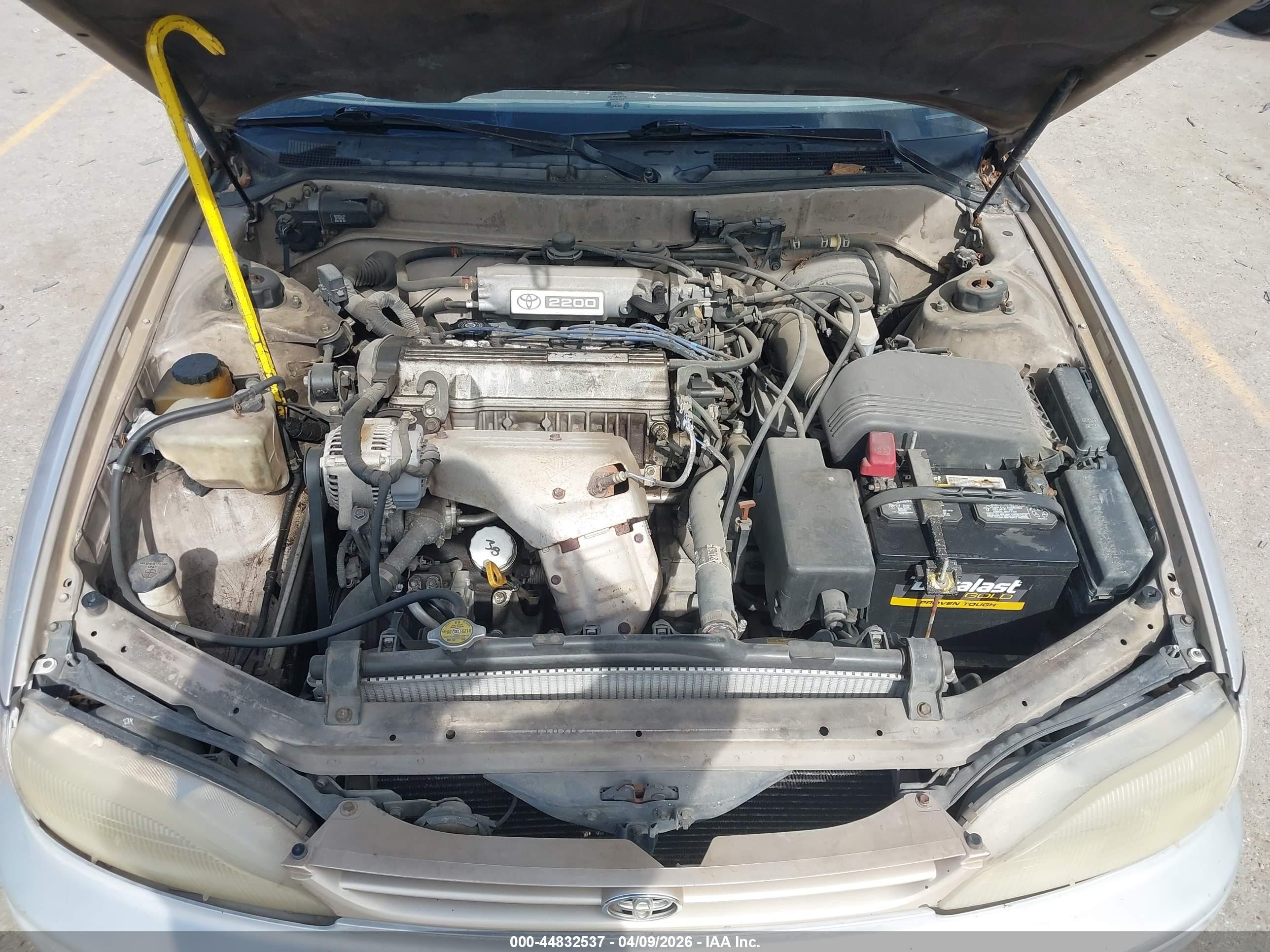 1996 Toyota Camry Dx/le Золотой vin: 4T1CG12K1TU658576