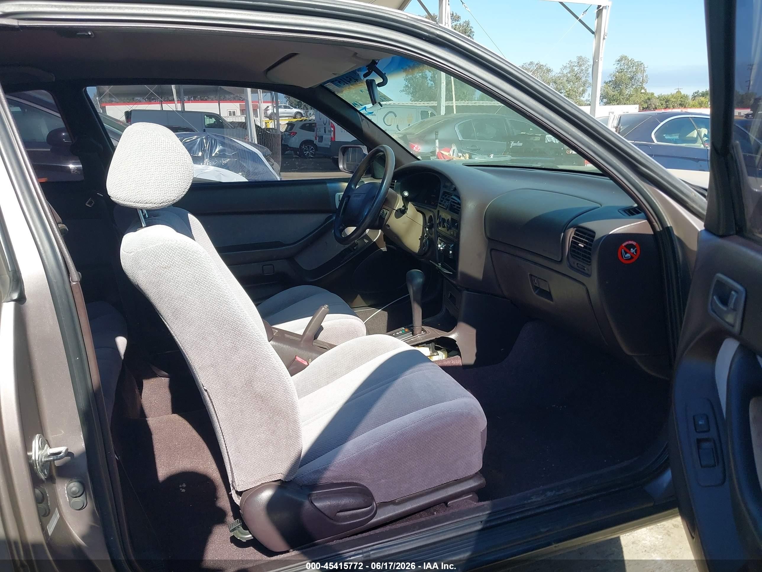 1996 Toyota Camry Dx/le Gray vin: 4T1CG12K8TU652256