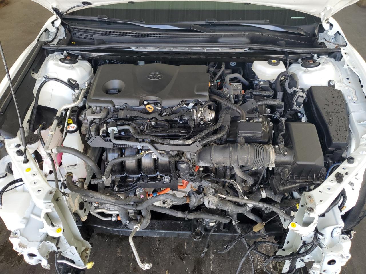 2025 Toyota Camry Le White vin: 4T1DAACK0SU026624 Damage: Radiator, Broken, Replacement Required