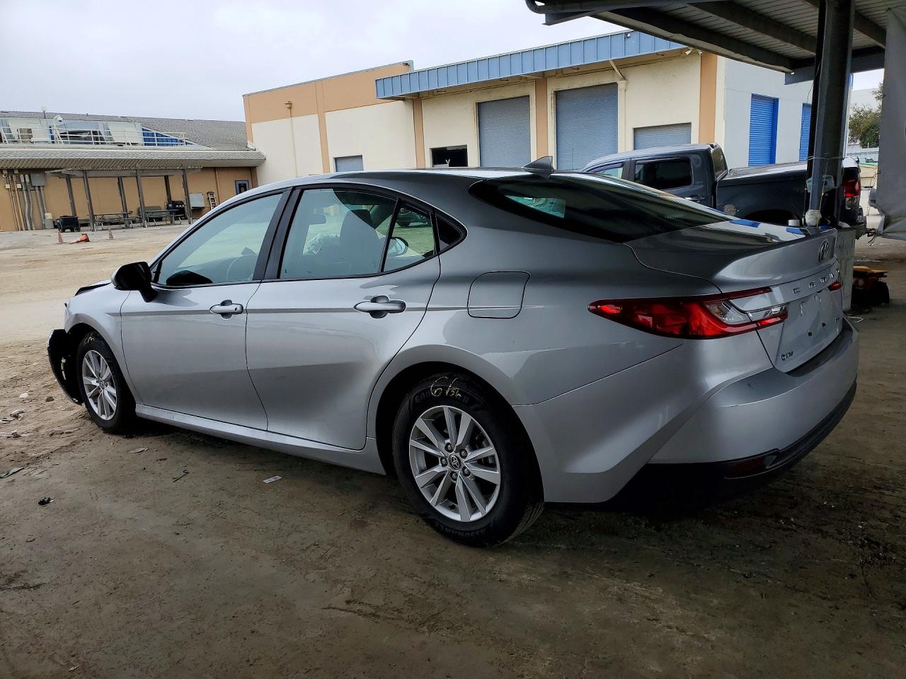 2025 Toyota Camry Le Silver vin: 4T1DAACK0SU091831