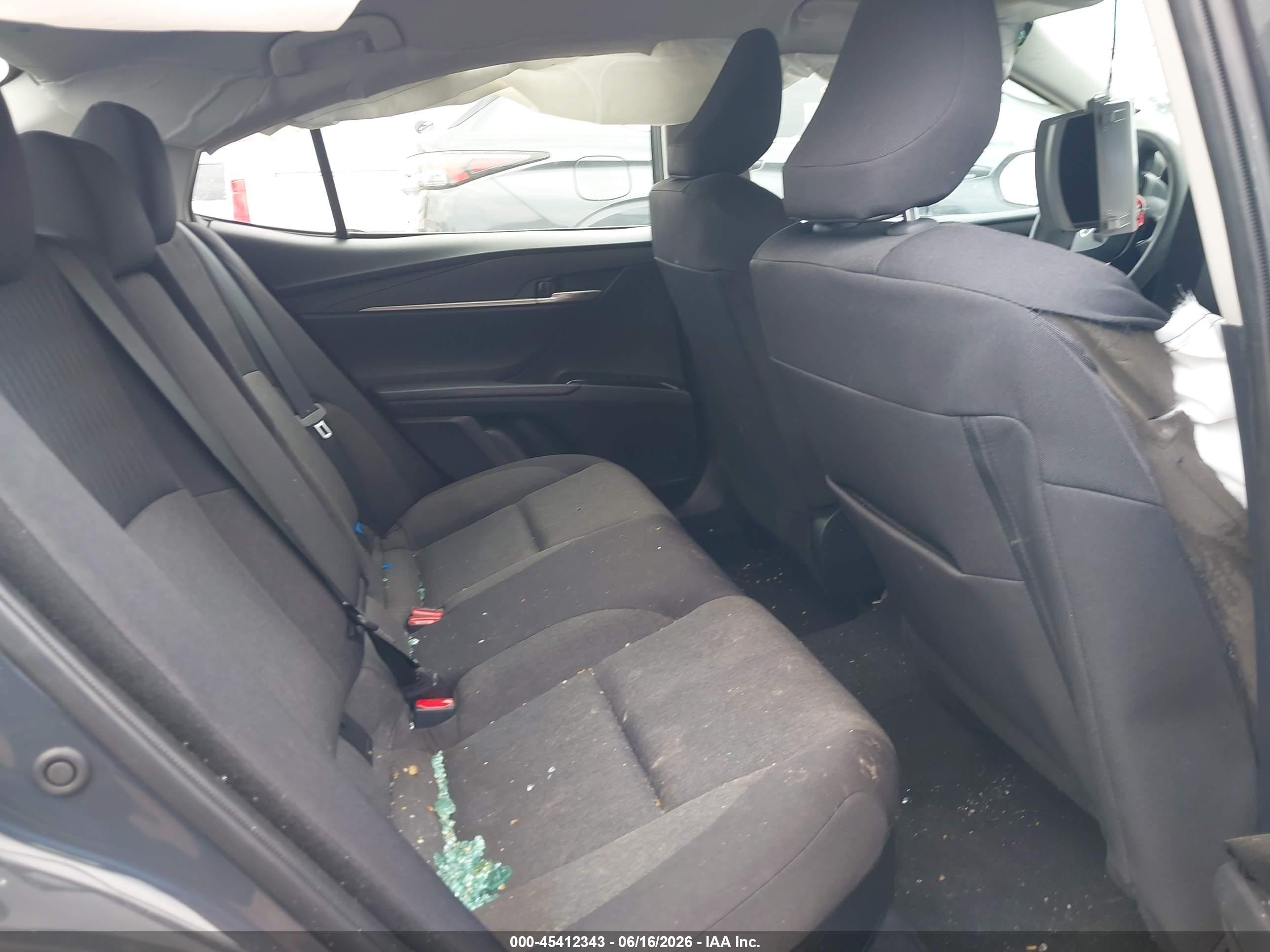 2025 Toyota Camry Le Gray vin: 4T1DAACK0SU564983