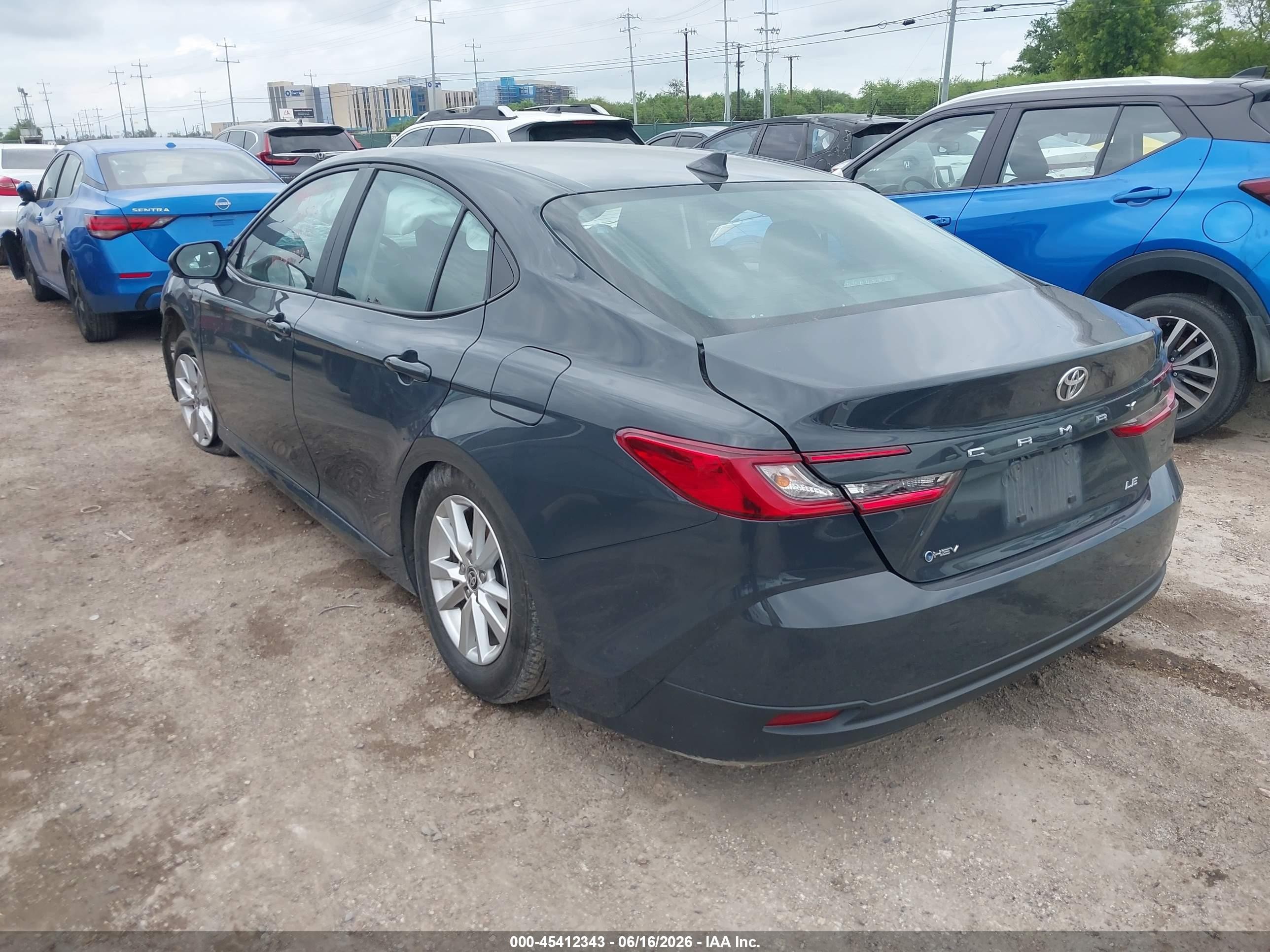 2025 Toyota Camry Le Gray vin: 4T1DAACK0SU564983