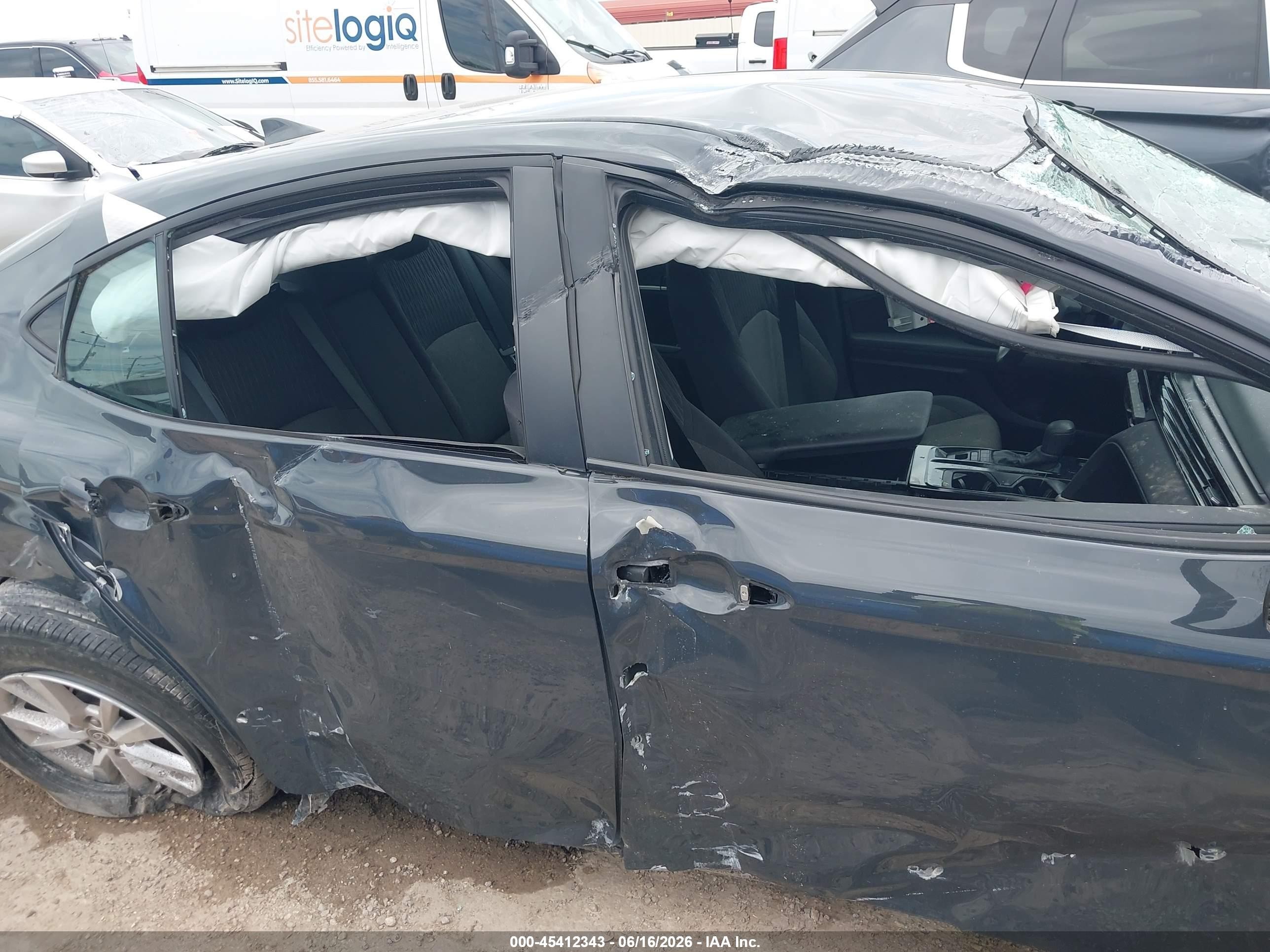 2025 Toyota Camry Le Gray vin: 4T1DAACK0SU564983