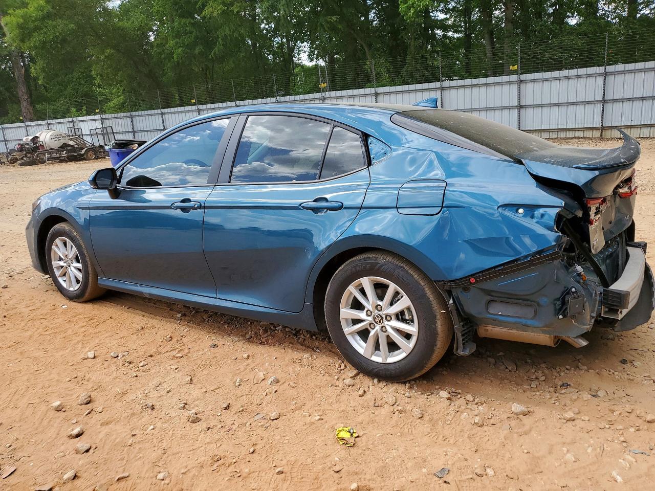 2026 Toyota Camry Le Blue vin: 4T1DAACK0TU216795