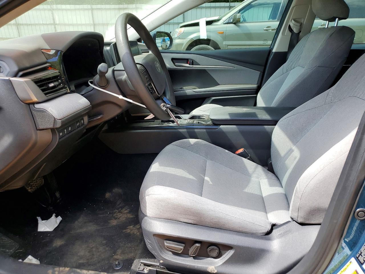 2026 Toyota Camry Le Blue vin: 4T1DAACK0TU216795