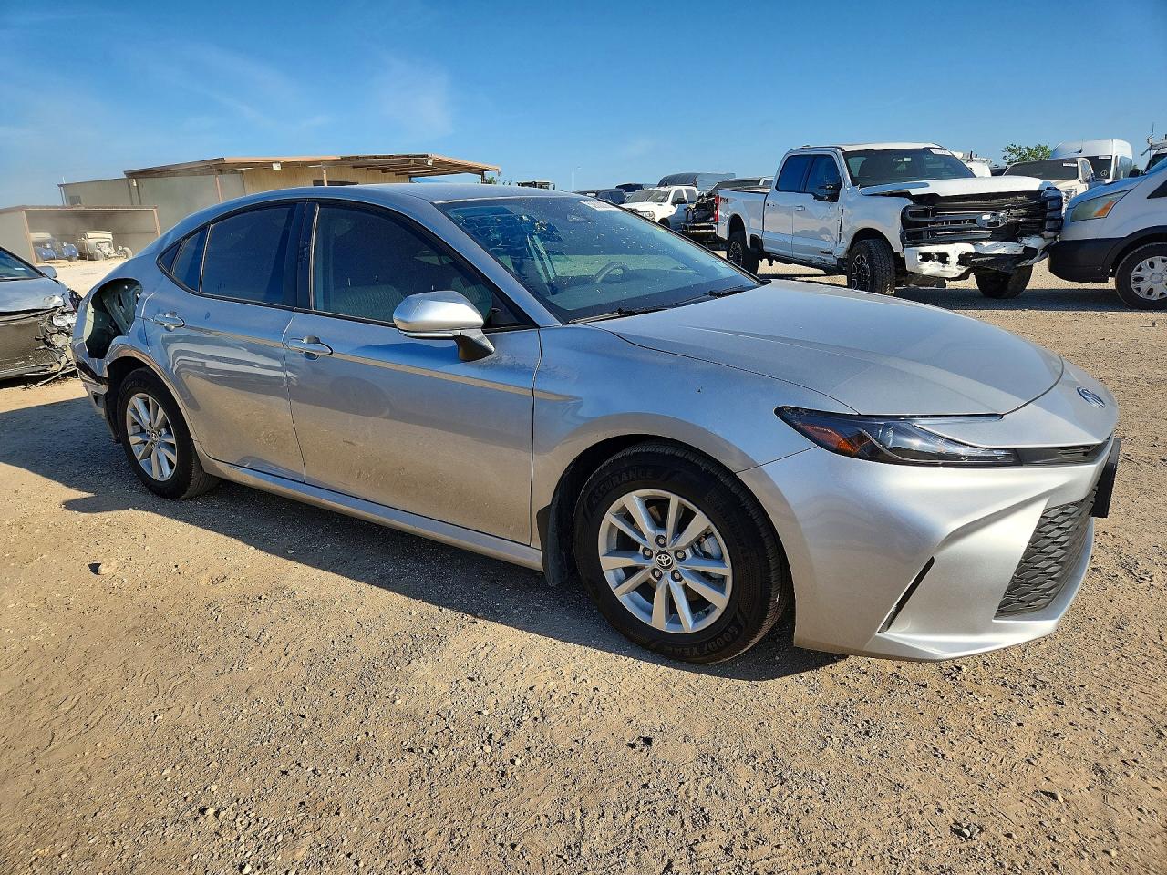 2026 Toyota Camry Le Silver vin: 4T1DAACK0TU232401