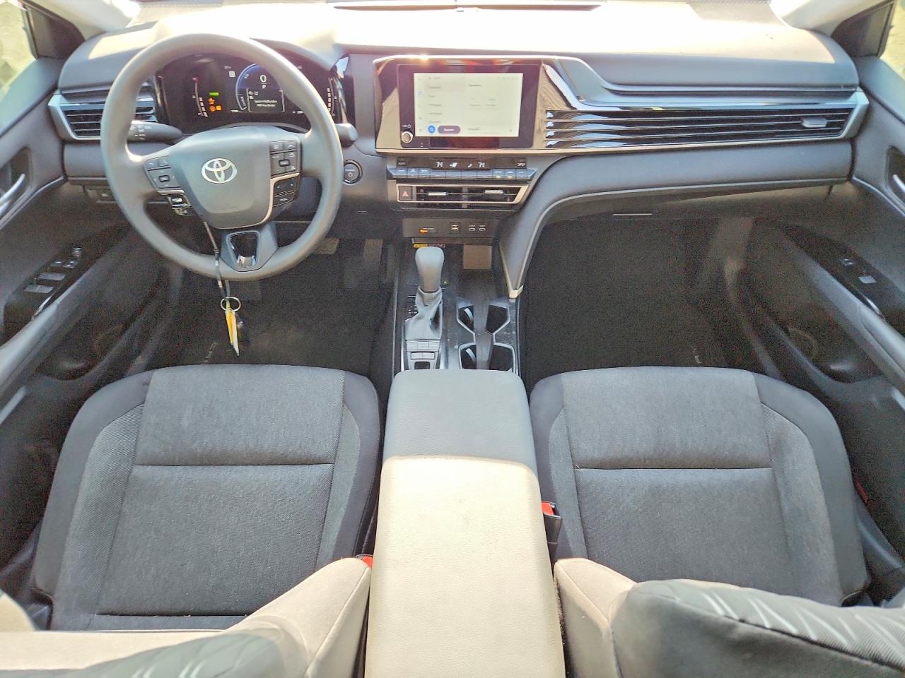 2026 Toyota Camry Le Silver vin: 4T1DAACK0TU232401