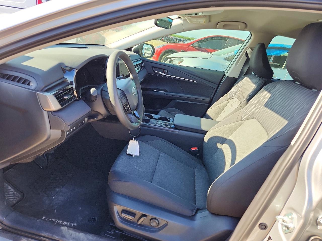 2026 Toyota Camry Le Silver vin: 4T1DAACK0TU232401