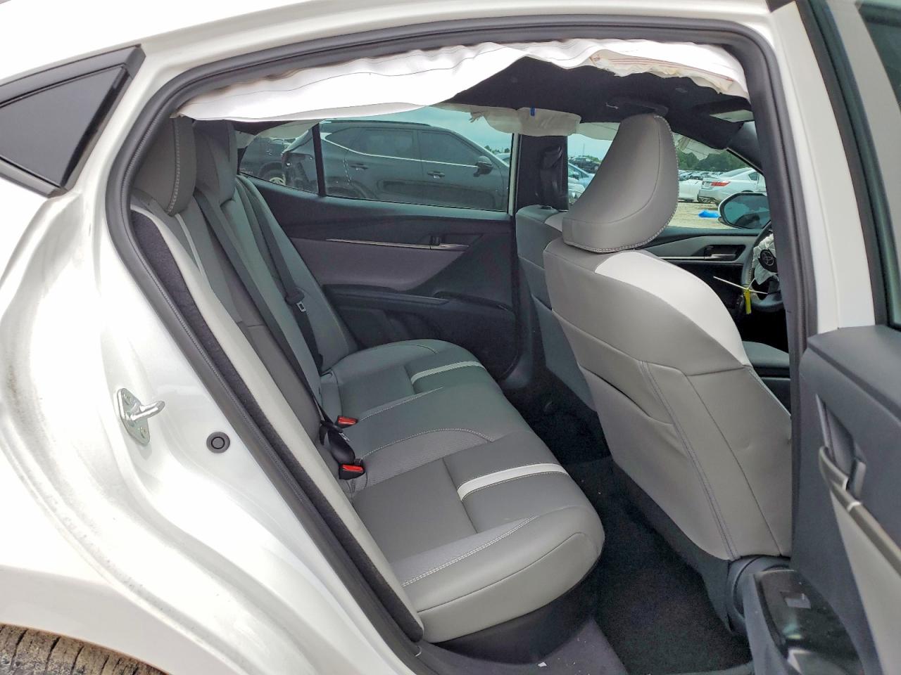 2026 Toyota Camry Se White vin: 4T1DAACK0TU239736