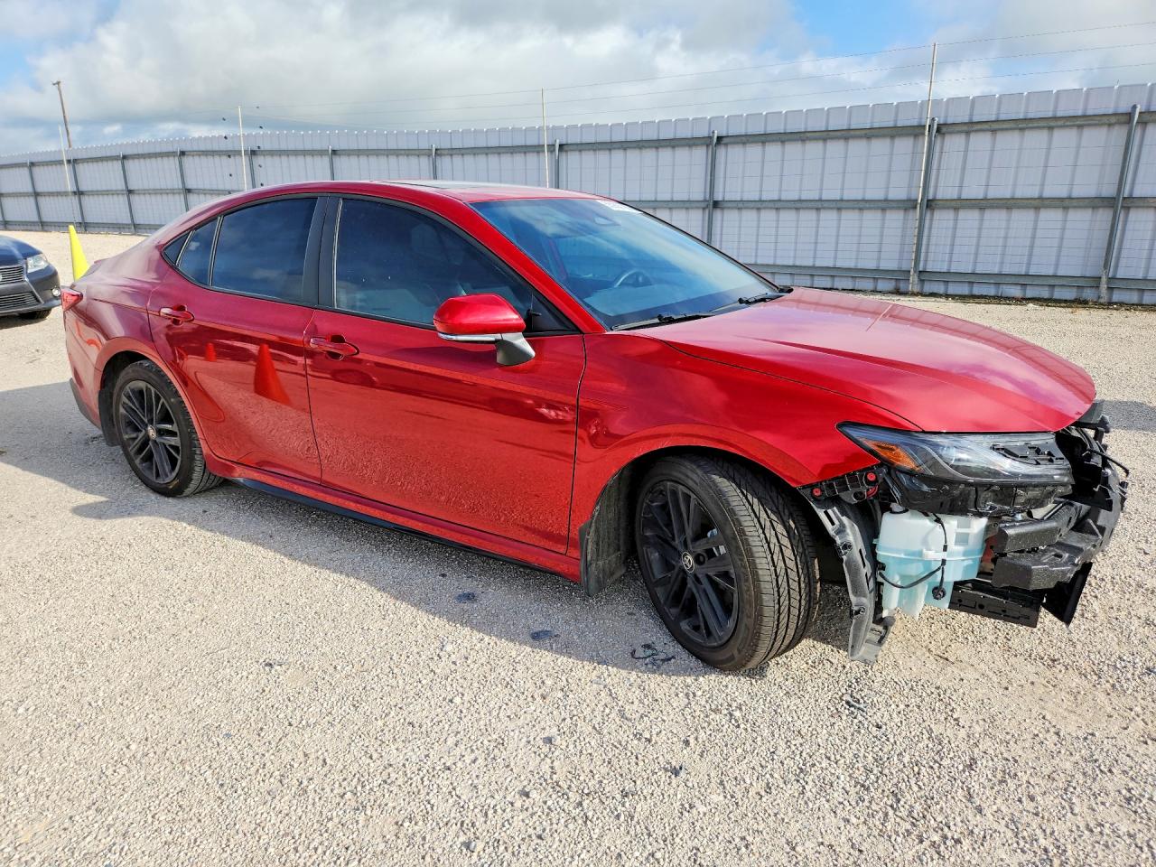 2026 Toyota Camry Se Red vin: 4T1DAACK0TU243267