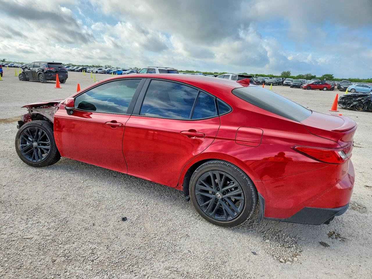 2026 Toyota Camry Se Red vin: 4T1DAACK0TU243267