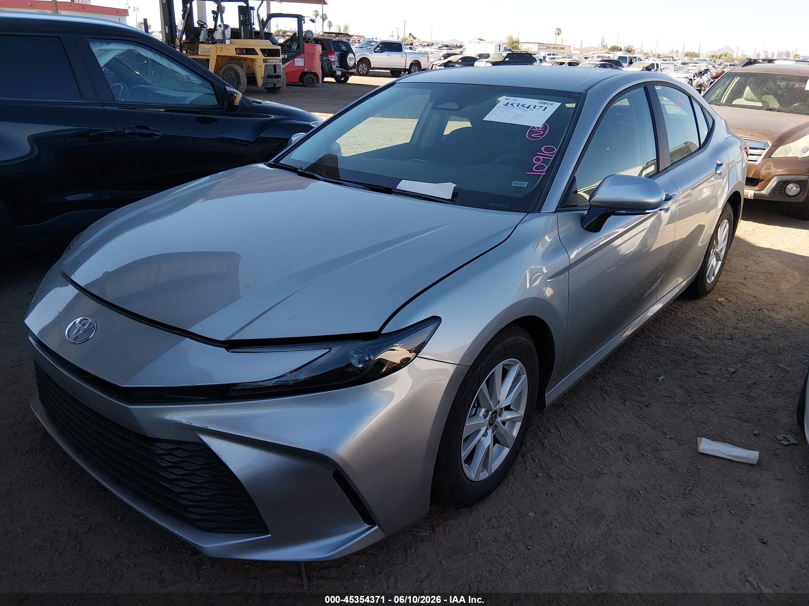 2026 Toyota Camry Le Silver vin: 4T1DAACK0TU255175
