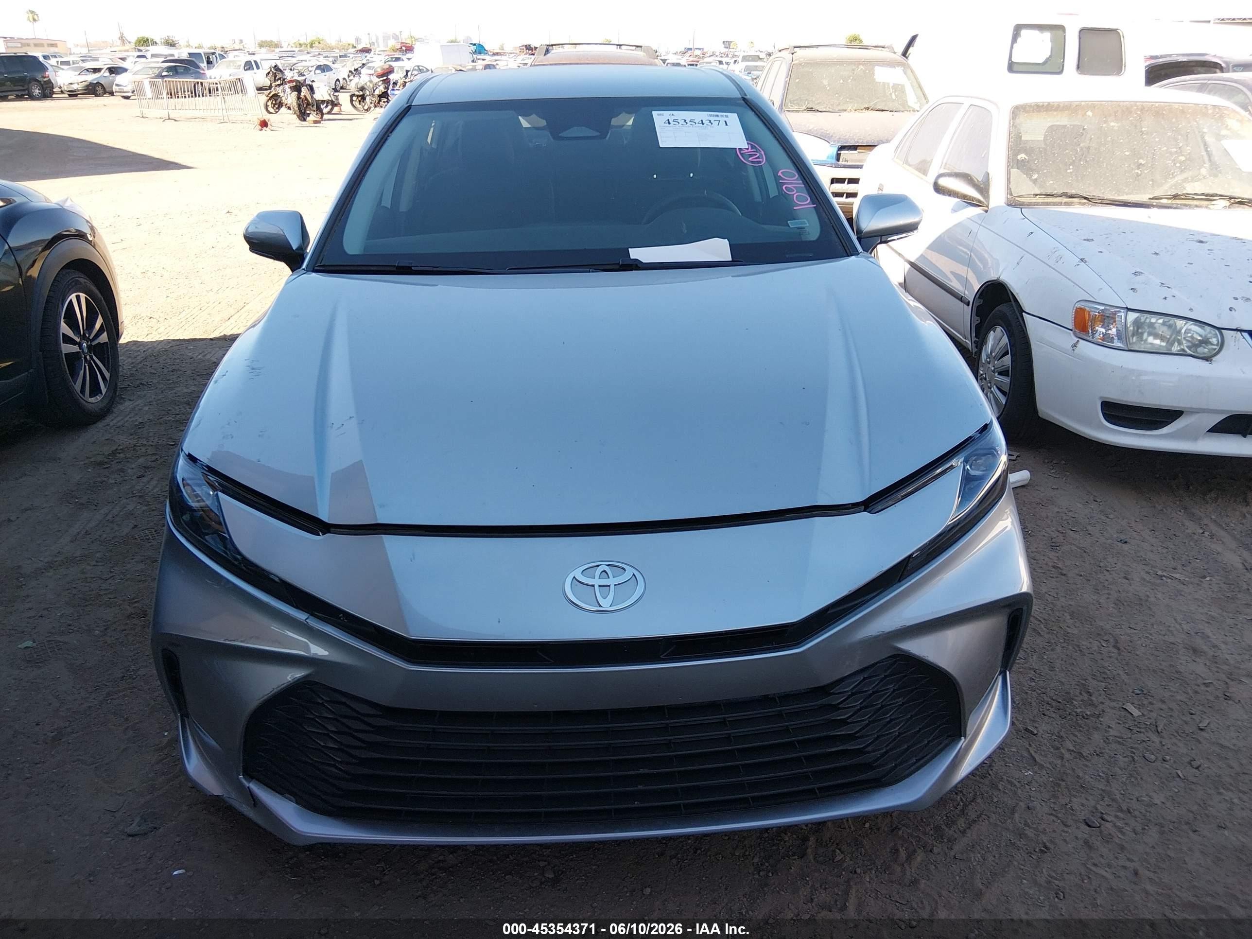 2026 Toyota Camry Le Silver vin: 4T1DAACK0TU255175