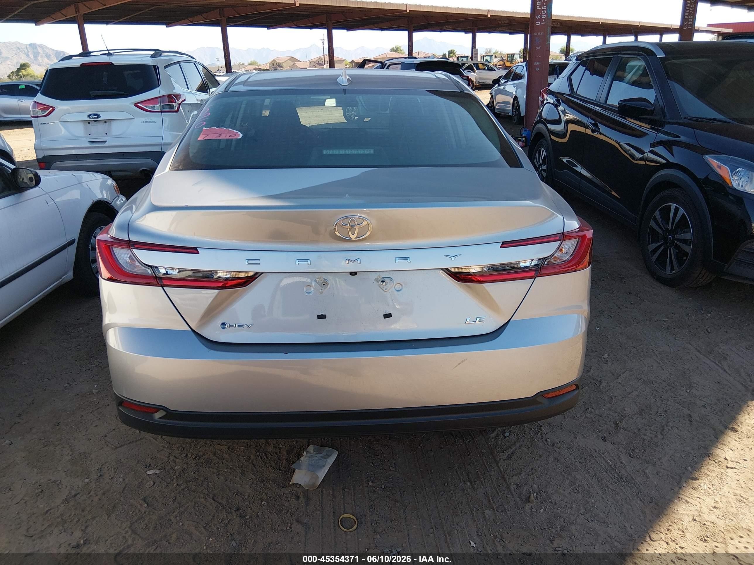 2026 Toyota Camry Le Silver vin: 4T1DAACK0TU255175