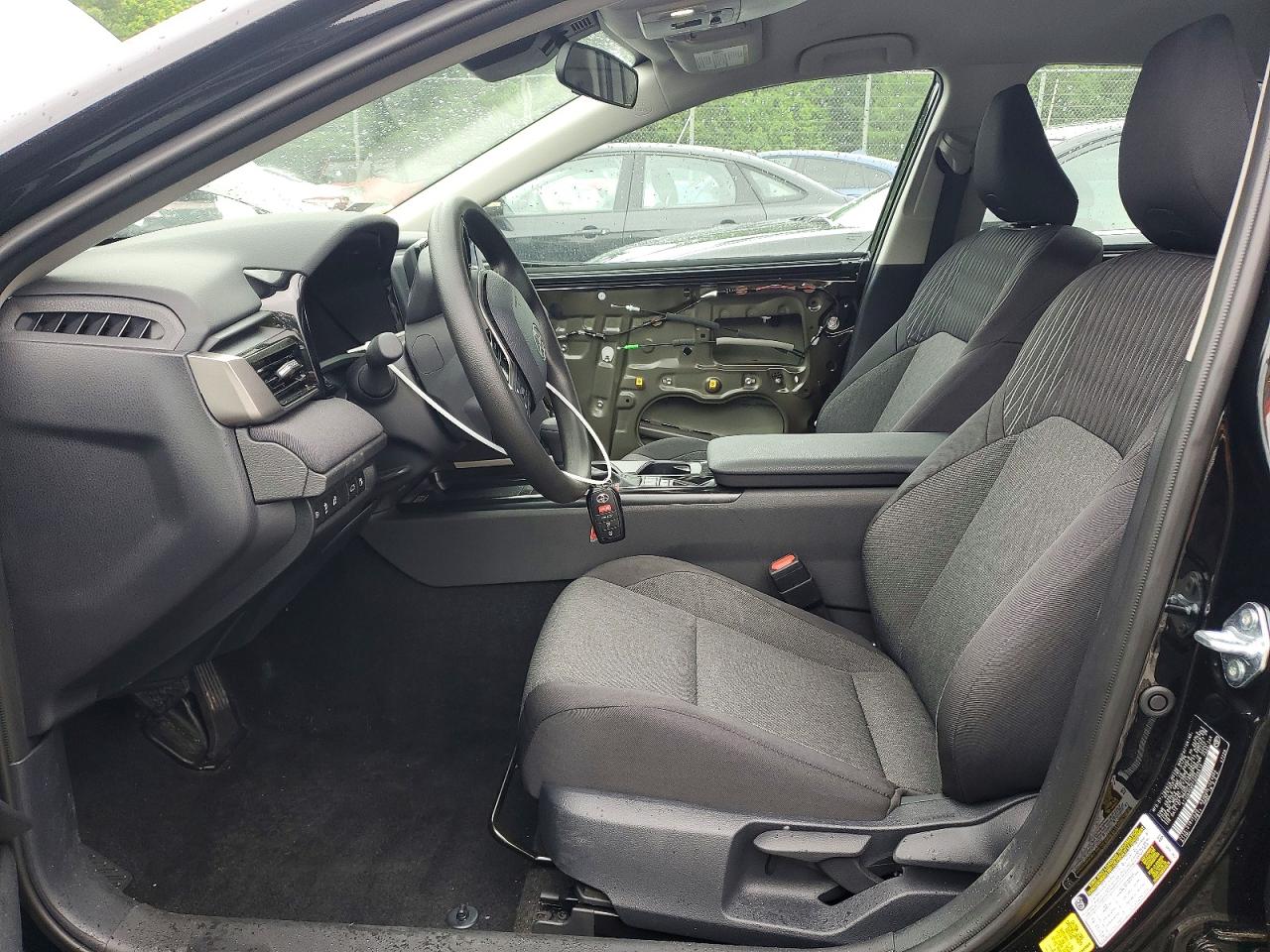 2026 Toyota Camry Le Black vin: 4T1DAACK0TU265513