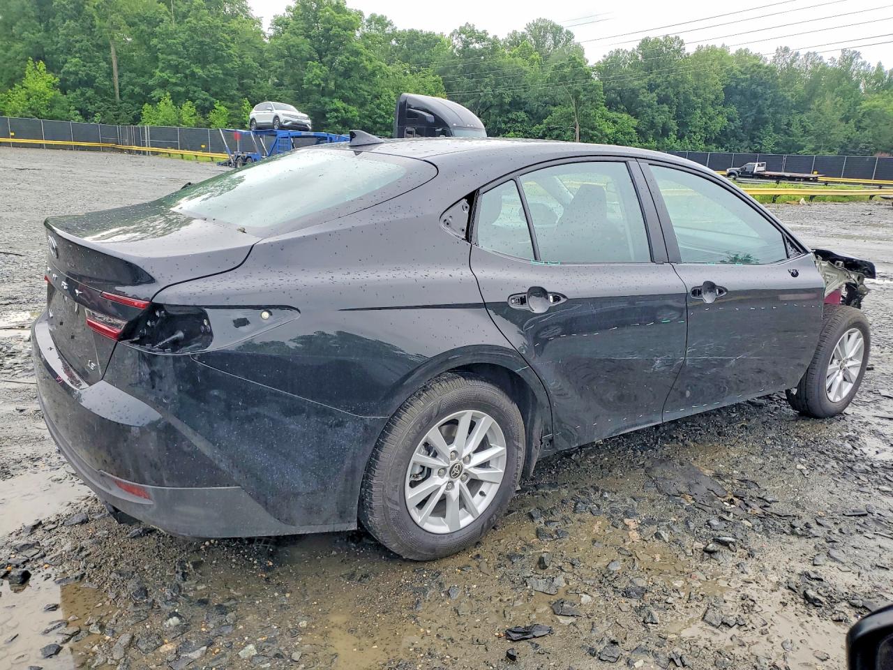 2026 Toyota Camry Le Black vin: 4T1DAACK0TU265513