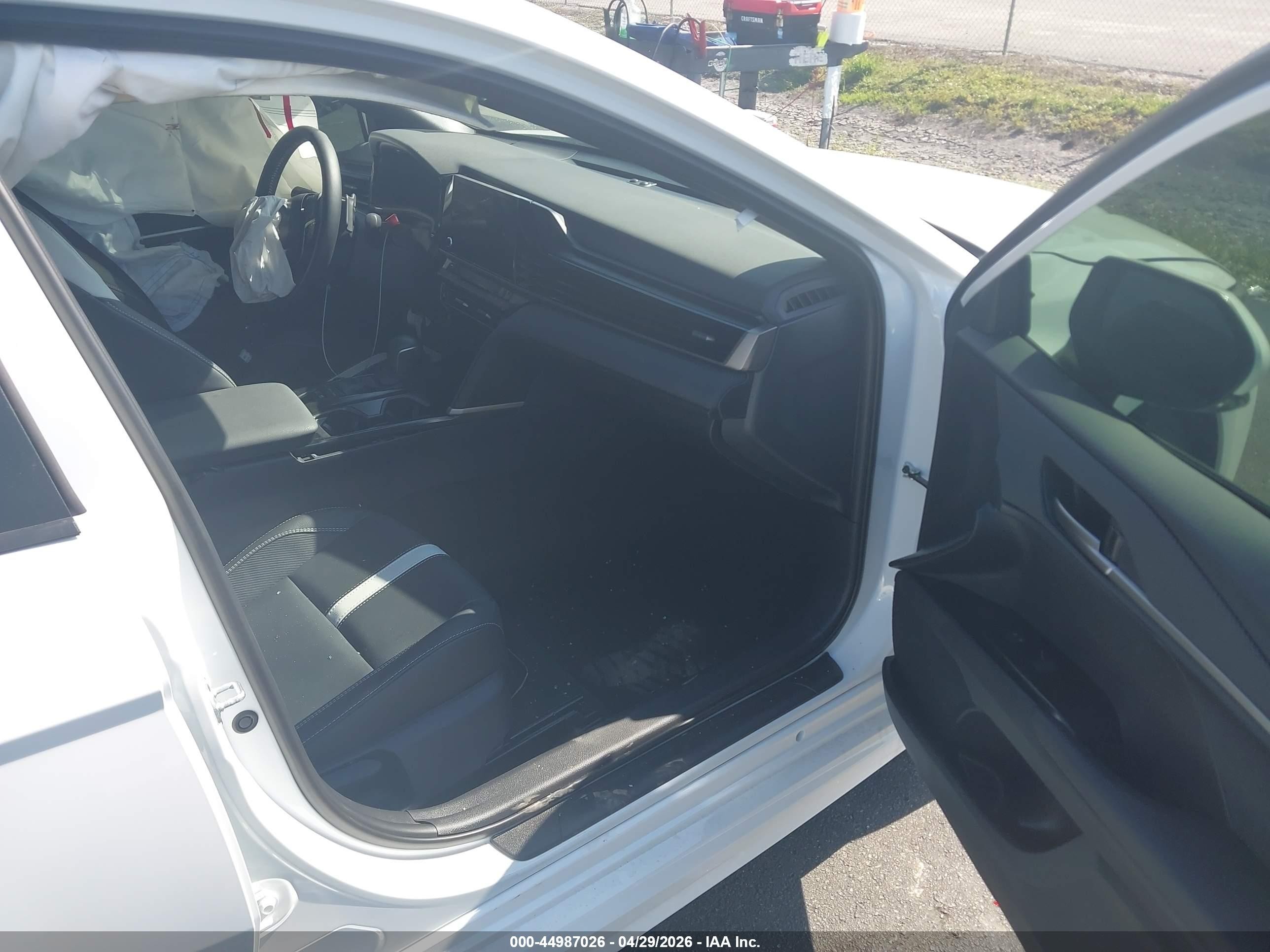 2026 Toyota Camry Se White vin: 4T1DAACK0TU653406