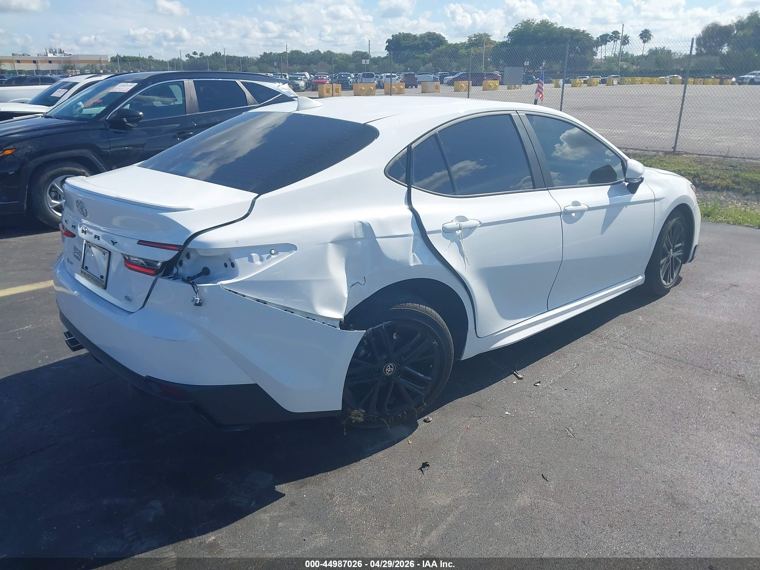2026 Toyota Camry Se White vin: 4T1DAACK0TU653406