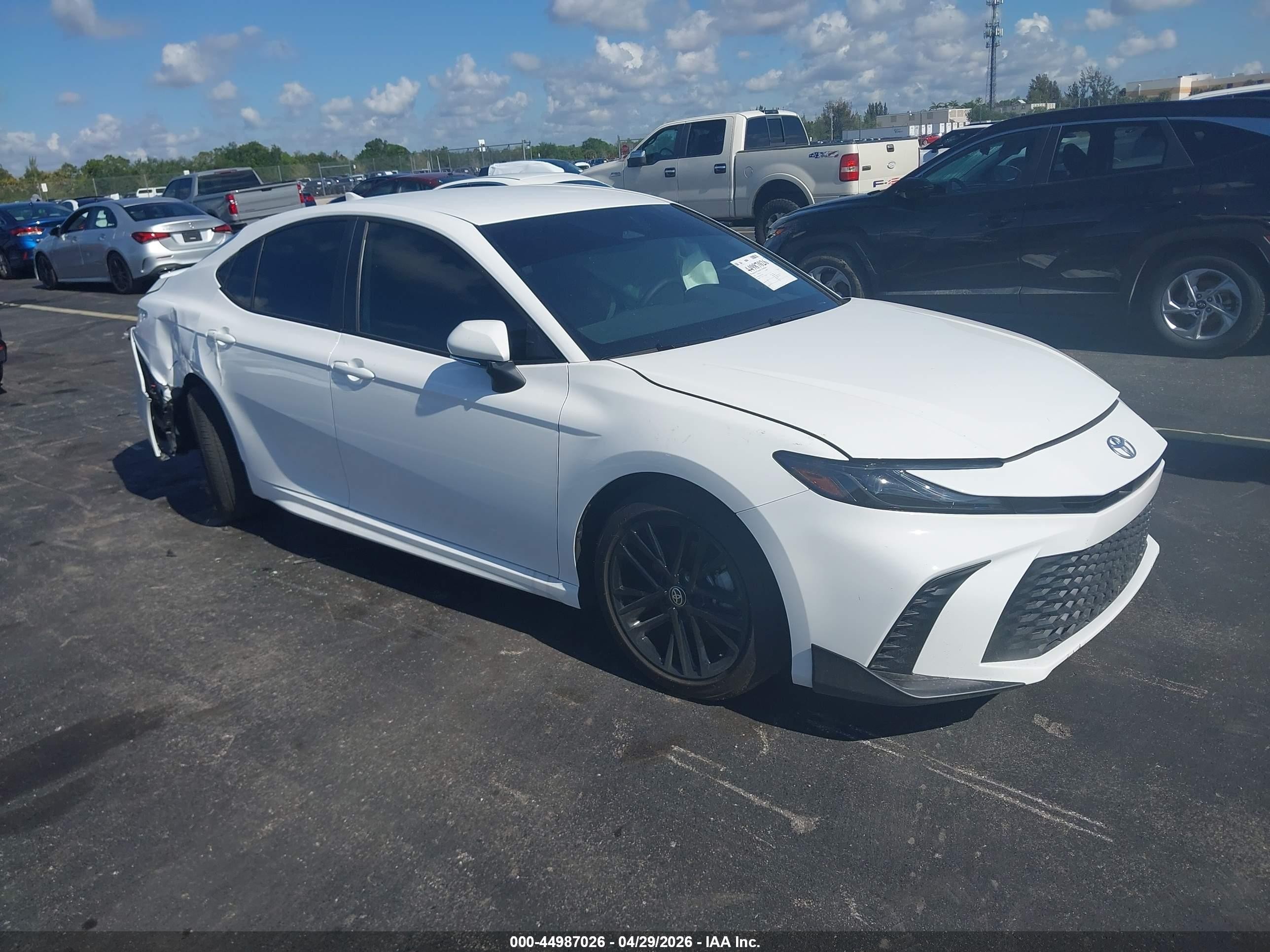 2026 Toyota Camry Se White vin: 4T1DAACK0TU653406
