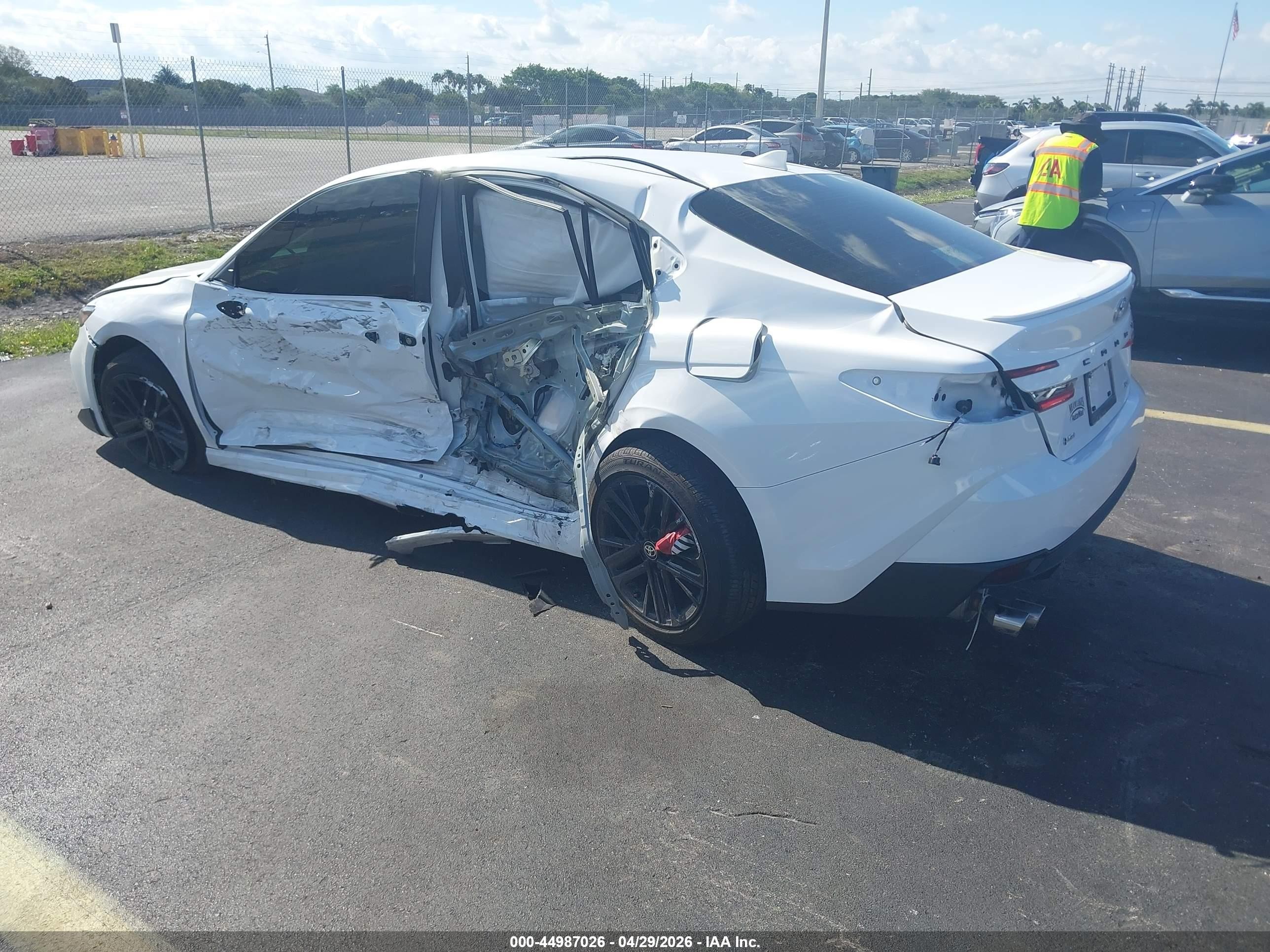 2026 Toyota Camry Se White vin: 4T1DAACK0TU653406
