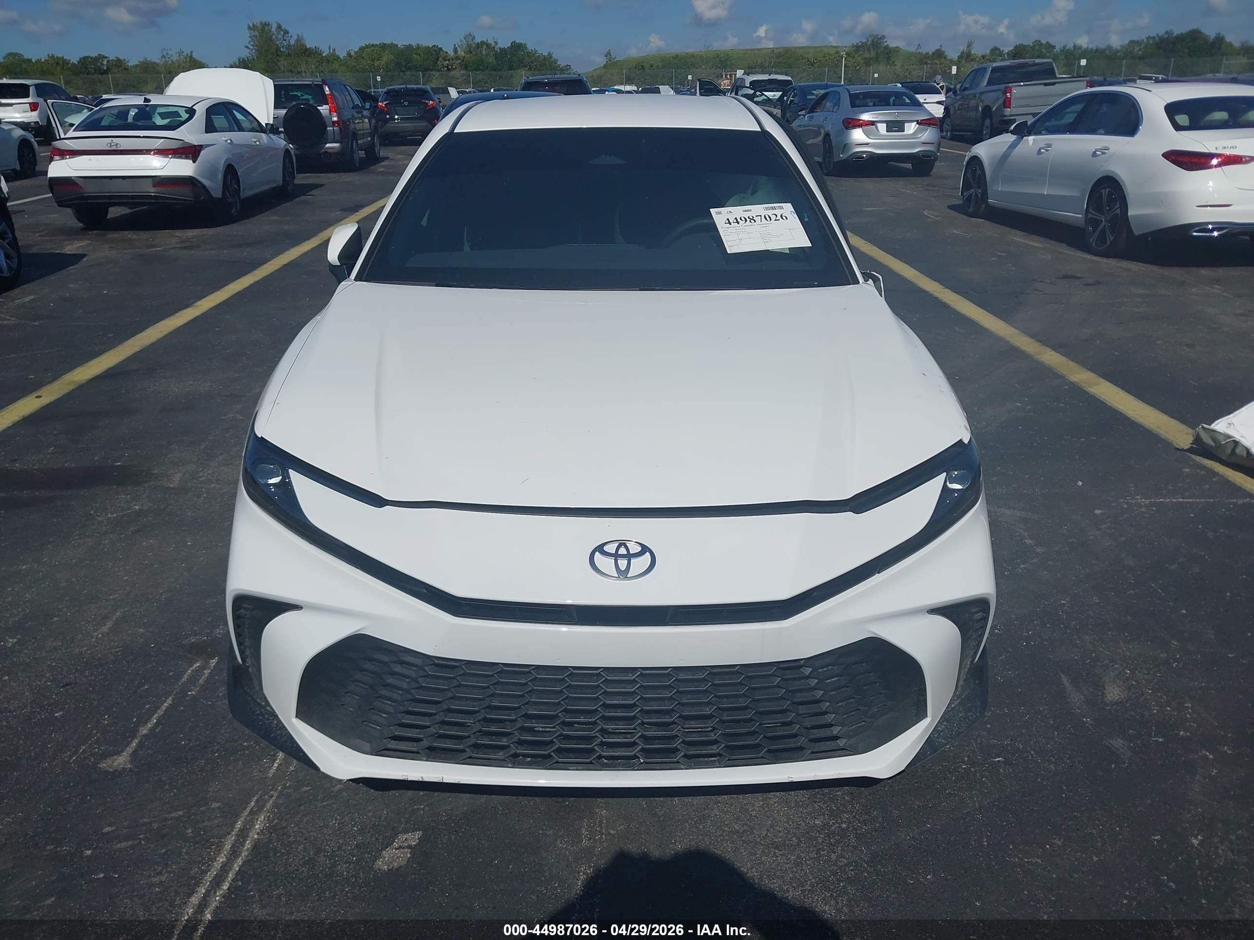 2026 Toyota Camry Se White vin: 4T1DAACK0TU653406