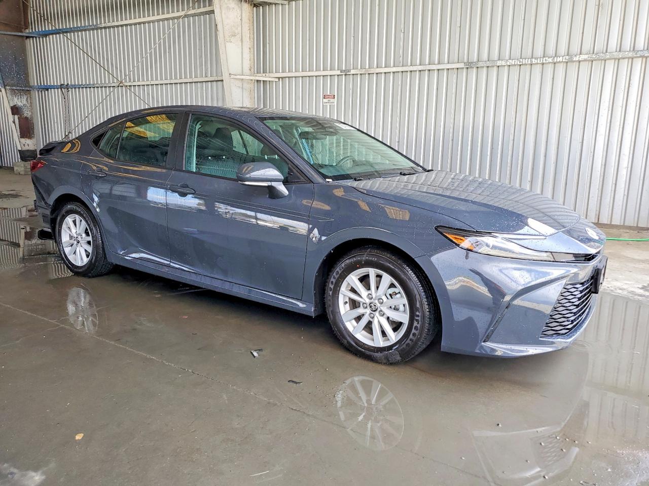 2026 Toyota Camry Le Gray vin: 4T1DAACK0TU726208