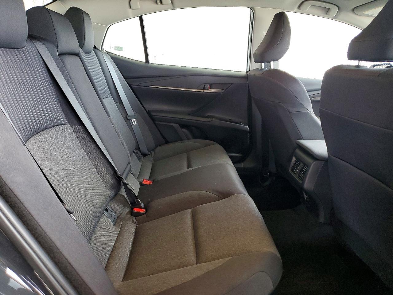 2026 Toyota Camry Le Gray vin: 4T1DAACK0TU726208