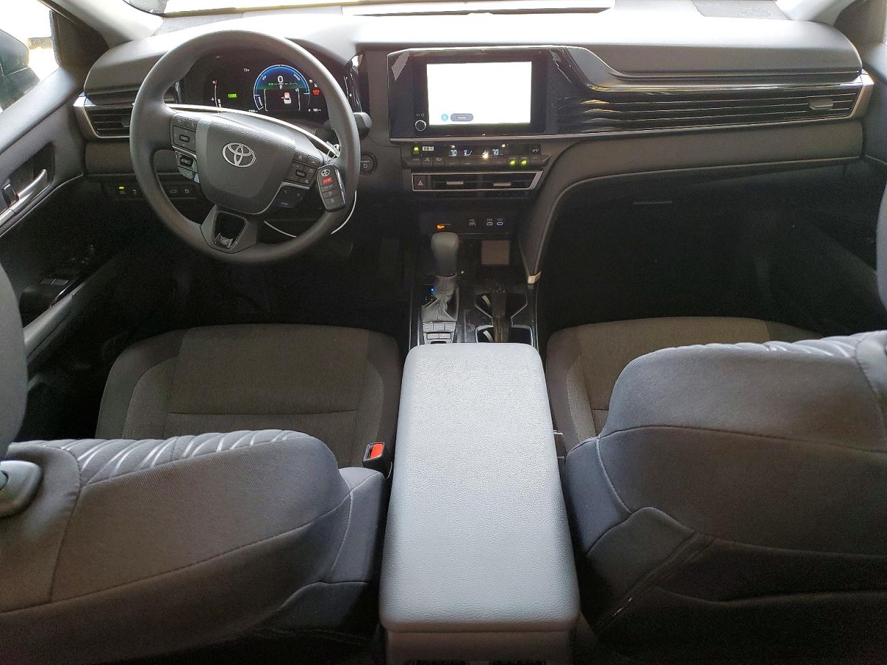 2026 Toyota Camry Le Gray vin: 4T1DAACK0TU726208