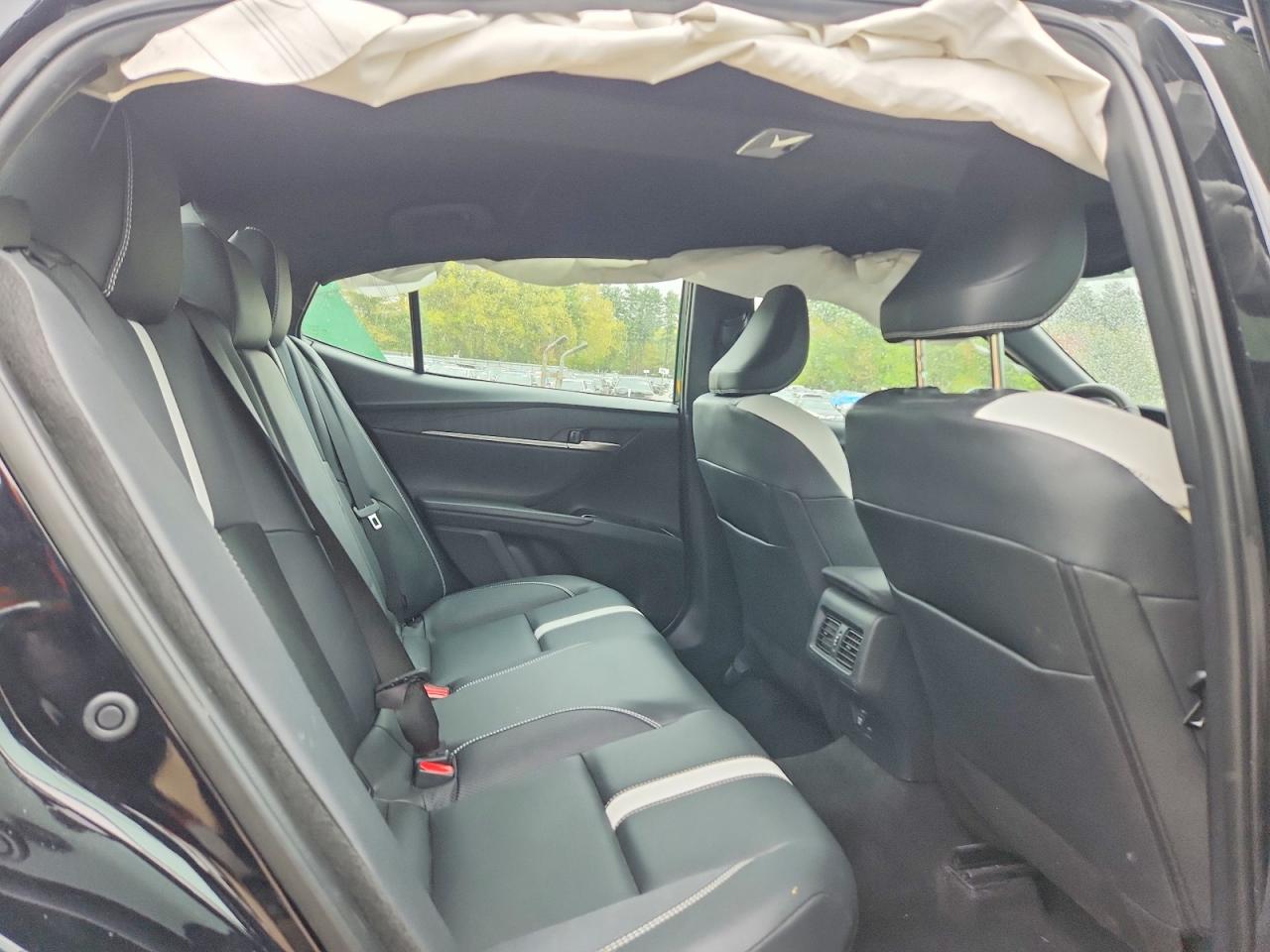2025 Toyota Camry Se Black vin: 4T1DAACK1SU143645