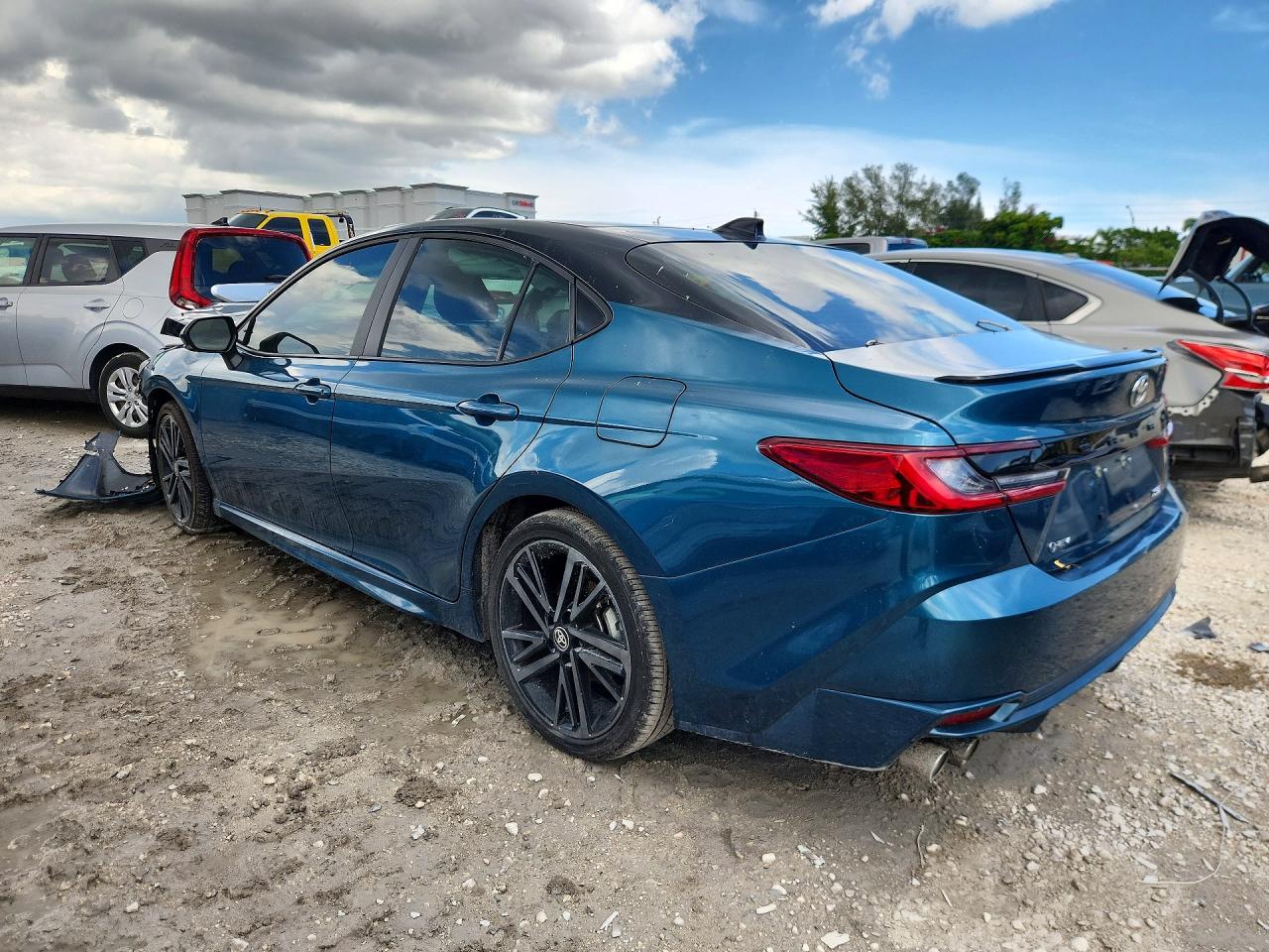 2026 Toyota Camry Xse Blue vin: 4T1DAACK1TU211041
