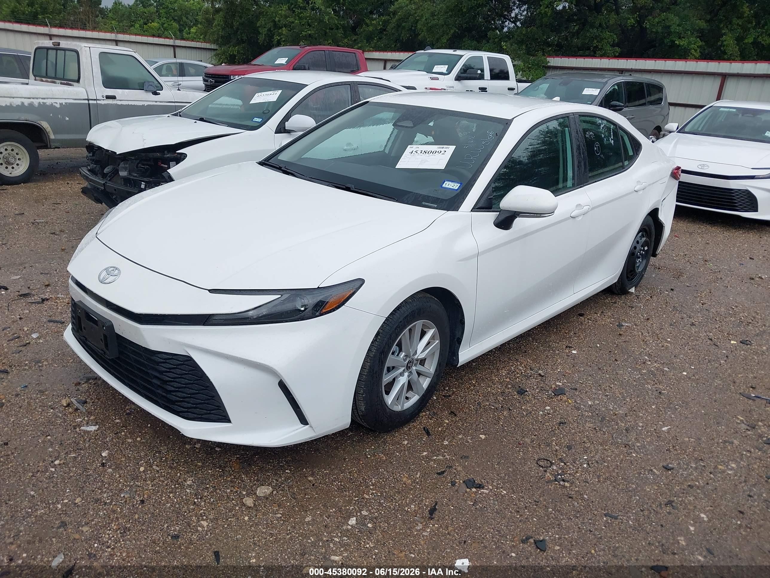 2026 Toyota Camry Le White vin: 4T1DAACK1TU252379
