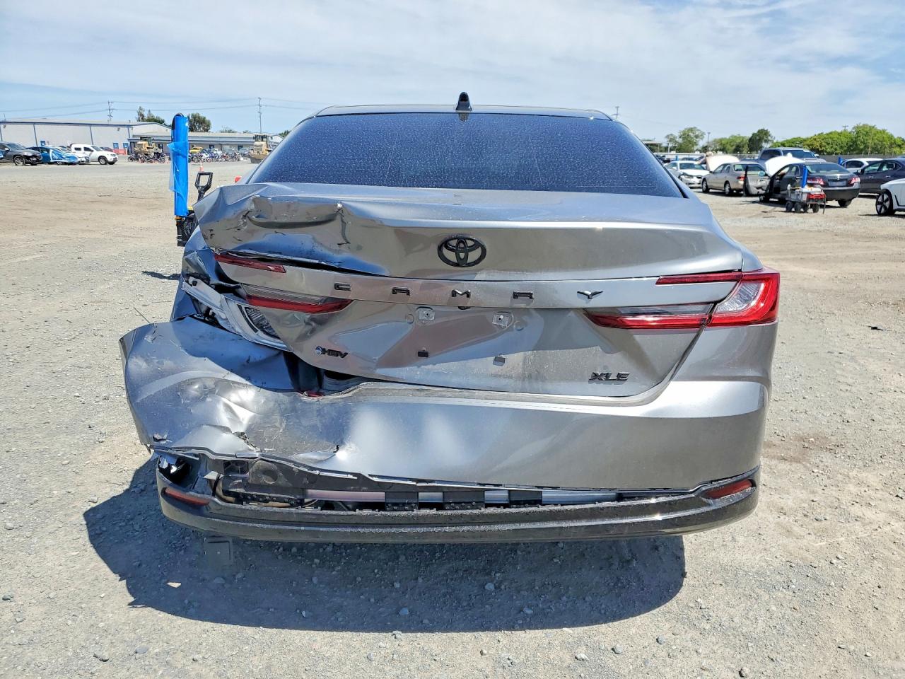 2026 Toyota Camry Xle Серый vin: 4T1DAACK1TU283907