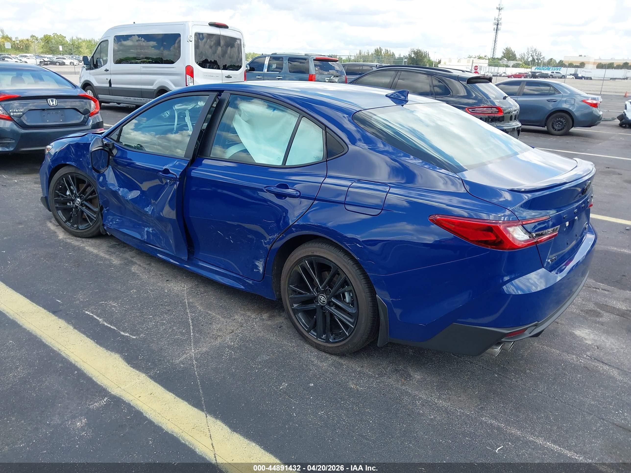 2026 Toyota Camry Se Blue vin: 4T1DAACK1TU290209