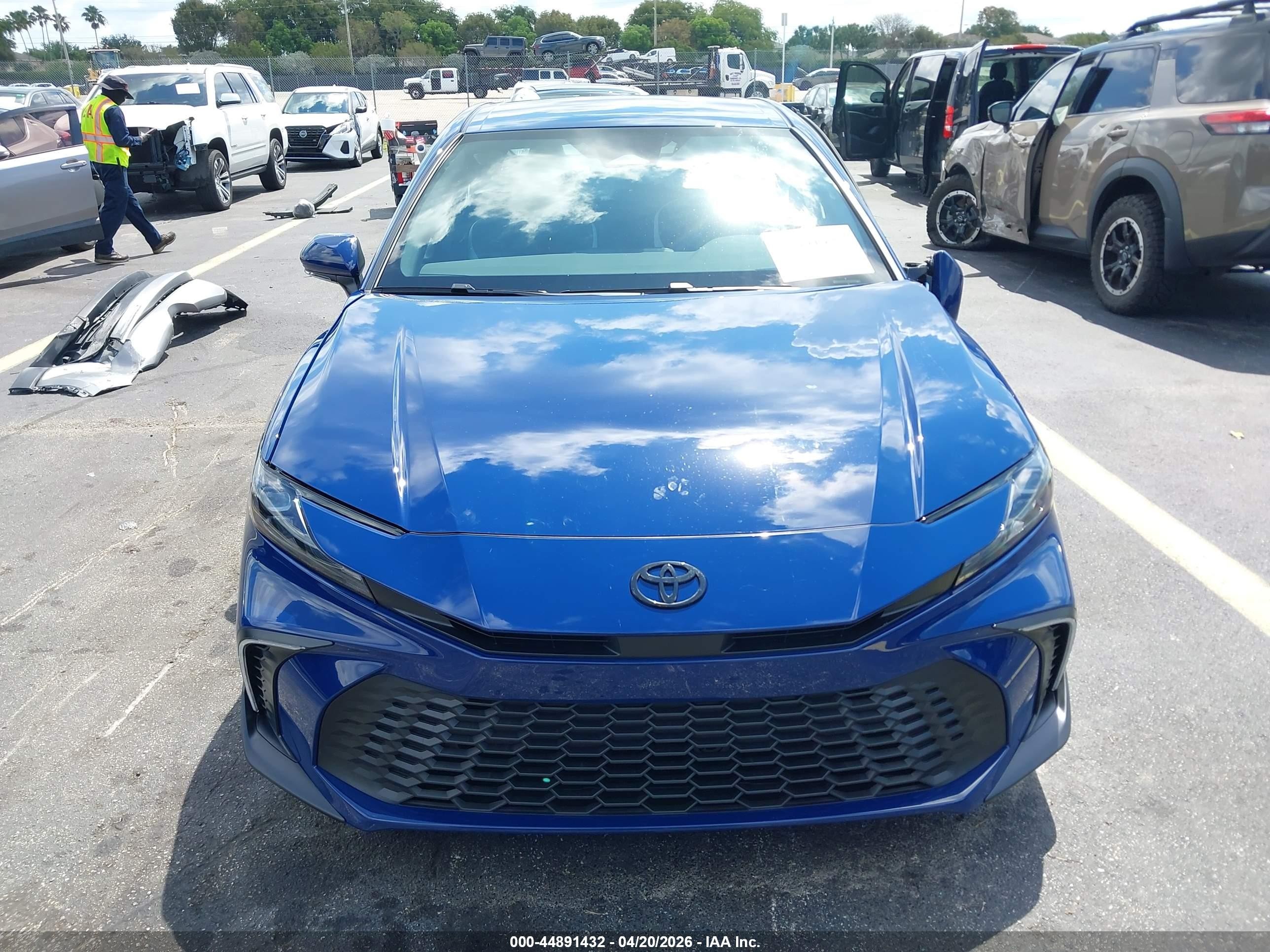 2026 Toyota Camry Se Blue vin: 4T1DAACK1TU290209
