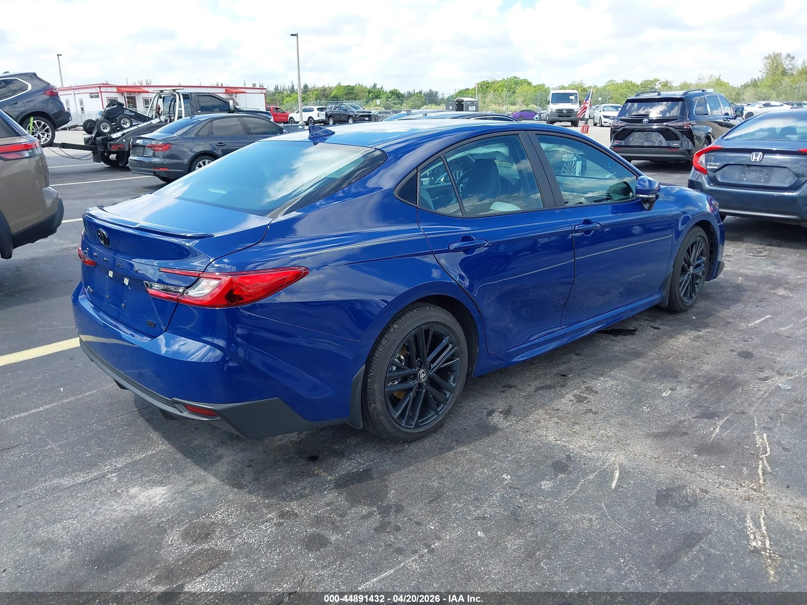 2026 Toyota Camry Se Blue vin: 4T1DAACK1TU290209