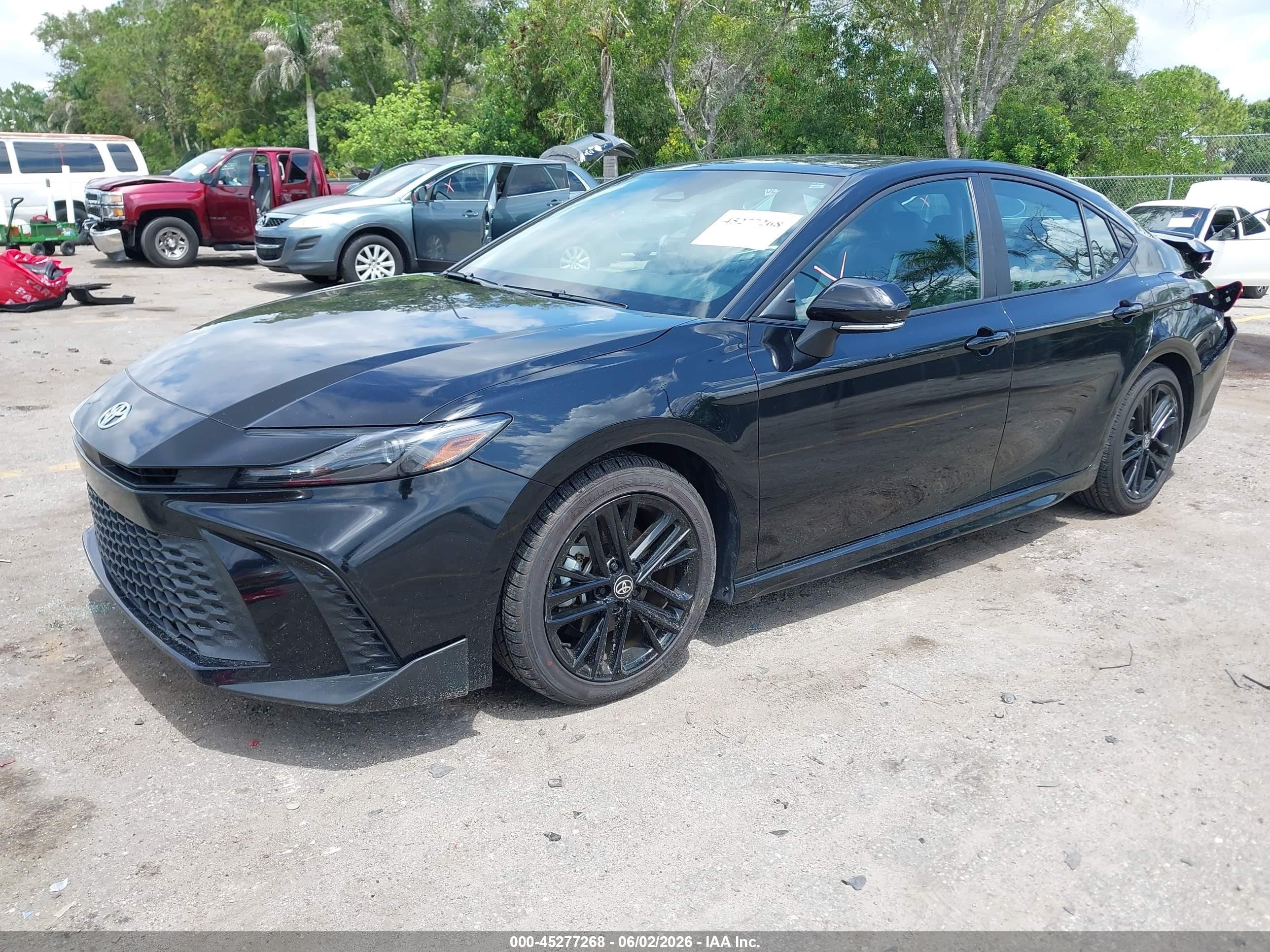 2025 Toyota Camry Se Black vin: 4T1DAACK2SU034000