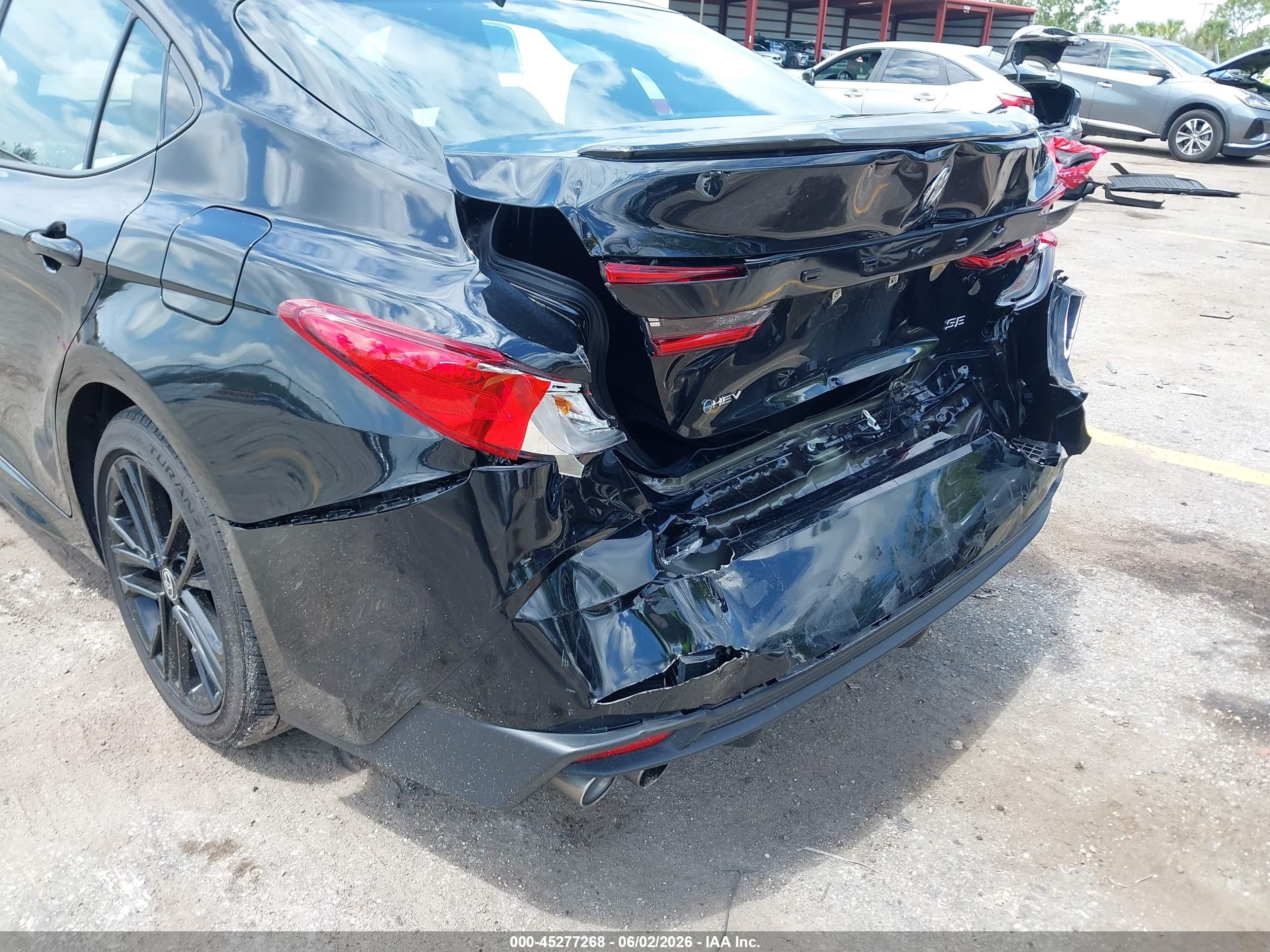 2025 Toyota Camry Se Black vin: 4T1DAACK2SU034000