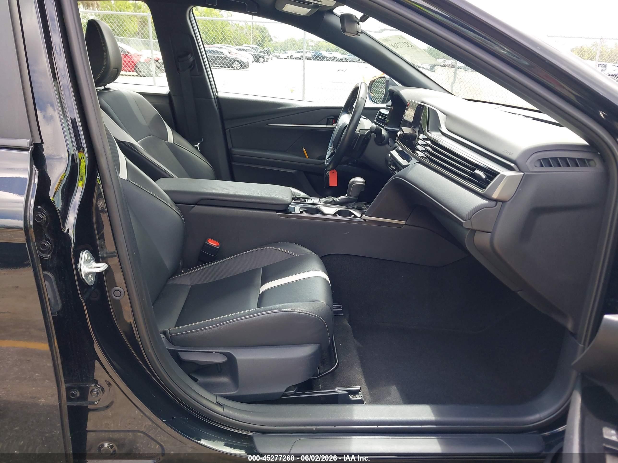 2025 Toyota Camry Se Black vin: 4T1DAACK2SU034000