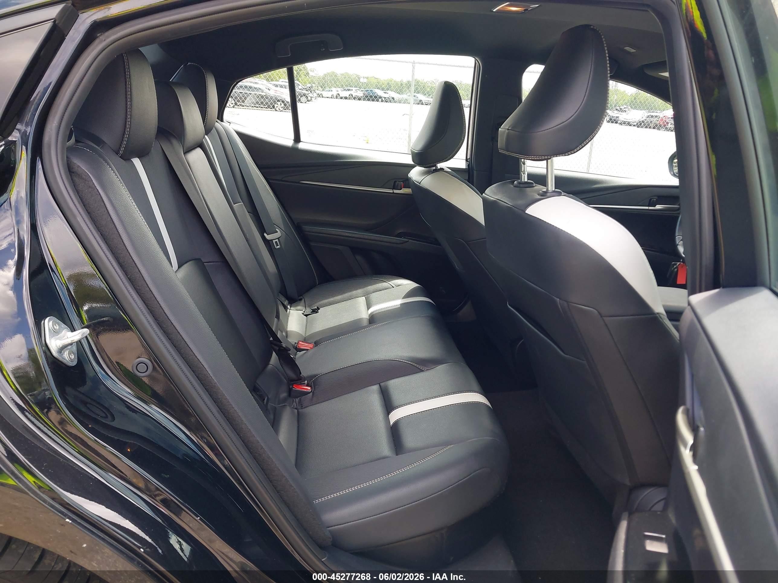 2025 Toyota Camry Se Black vin: 4T1DAACK2SU034000