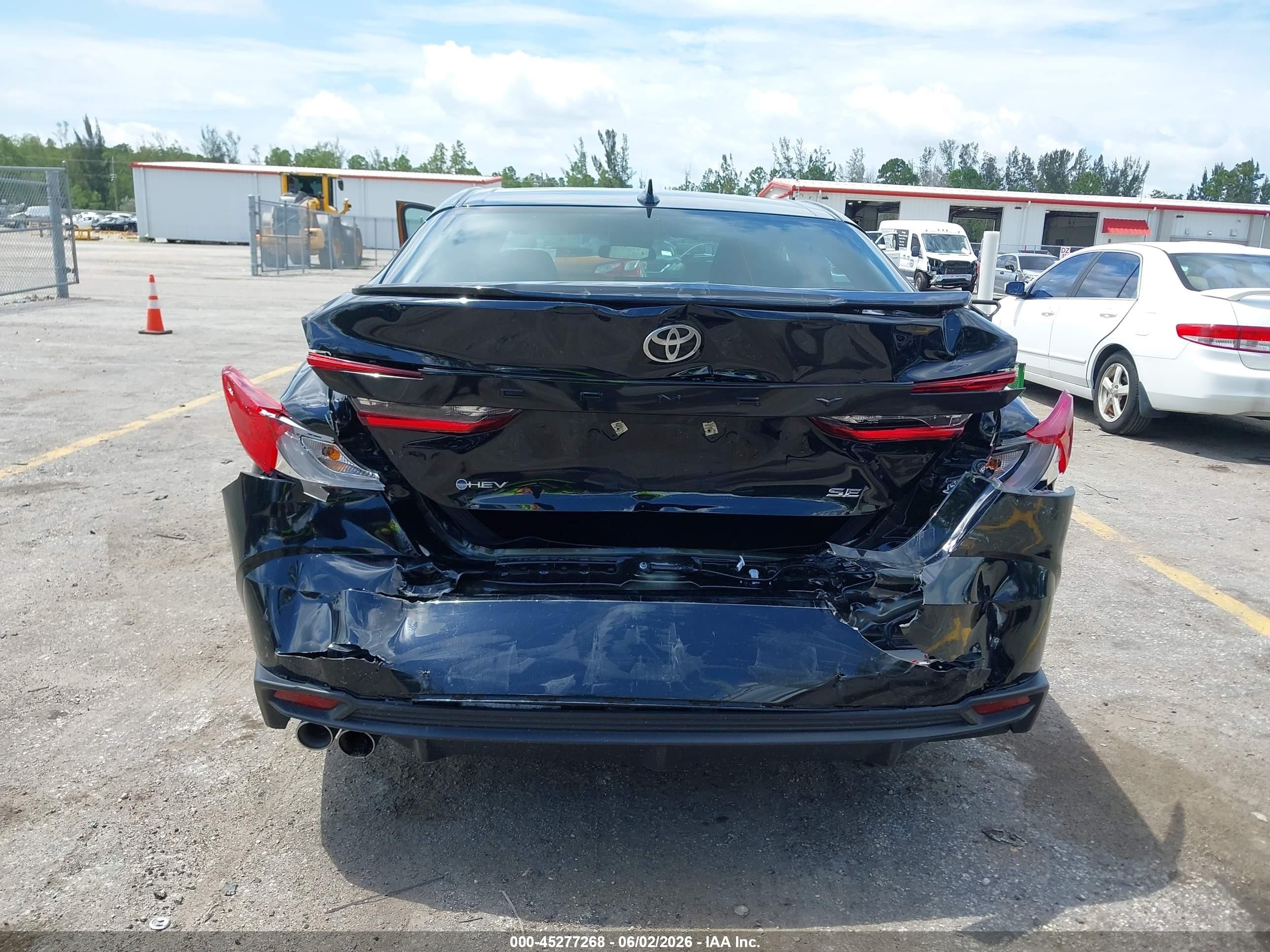 2025 Toyota Camry Se Black vin: 4T1DAACK2SU034000