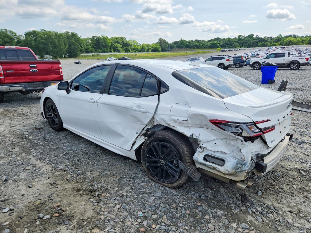 2025 Toyota Camry Se White vin: 4T1DAACK2SU085187