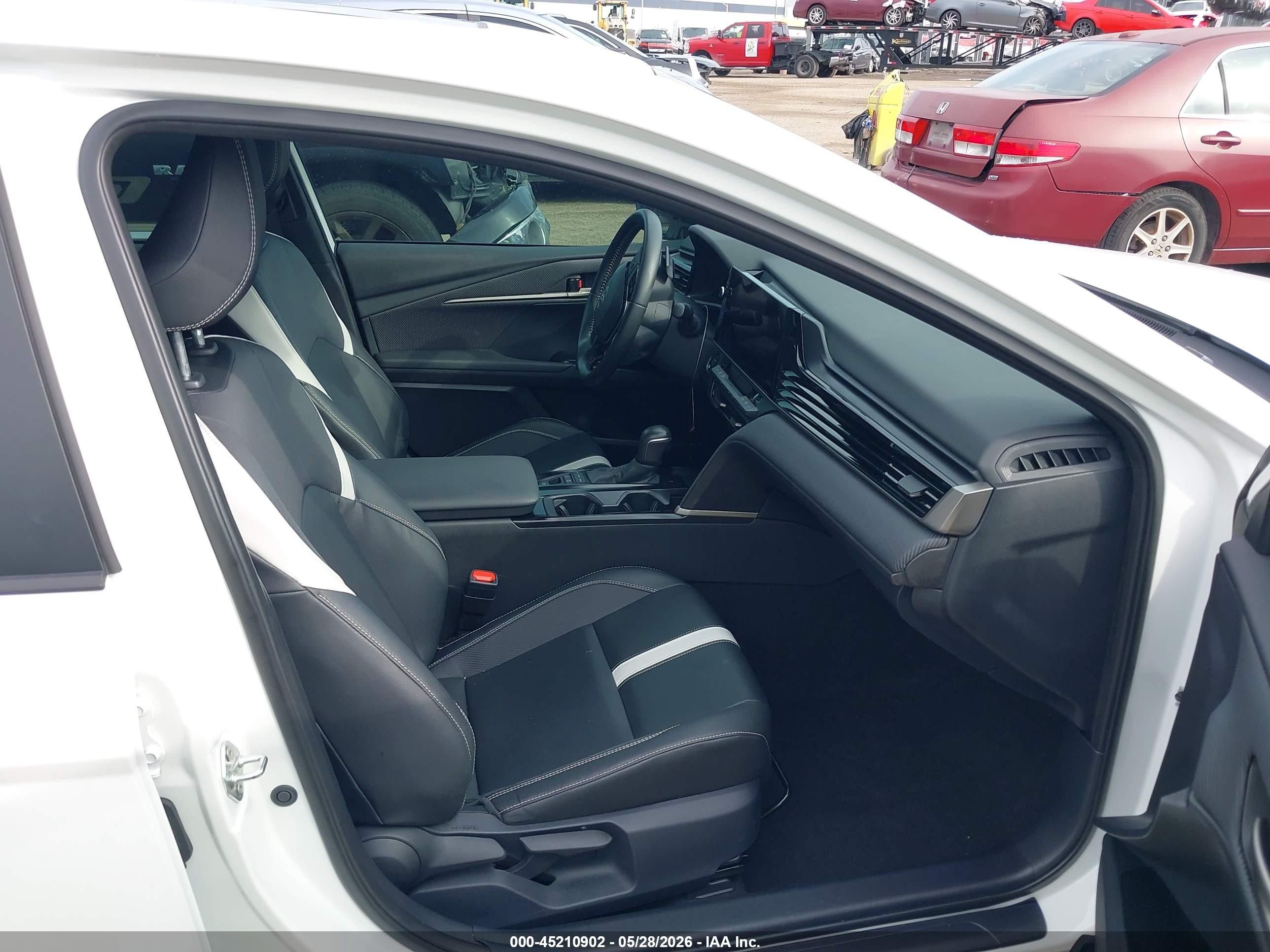 2025 Toyota Camry Se Белый vin: 4T1DAACK2SU506955