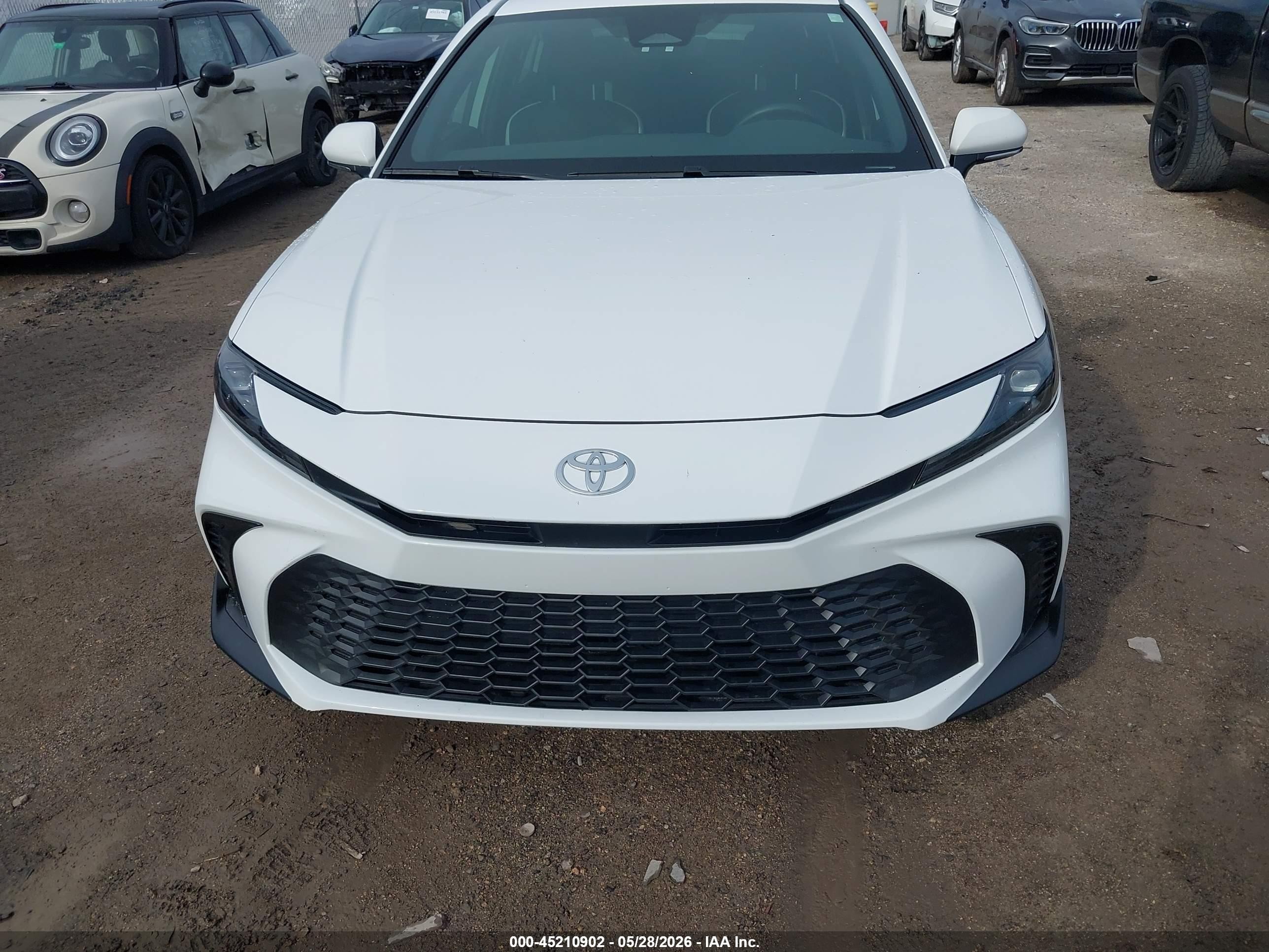 2025 Toyota Camry Se Белый vin: 4T1DAACK2SU506955