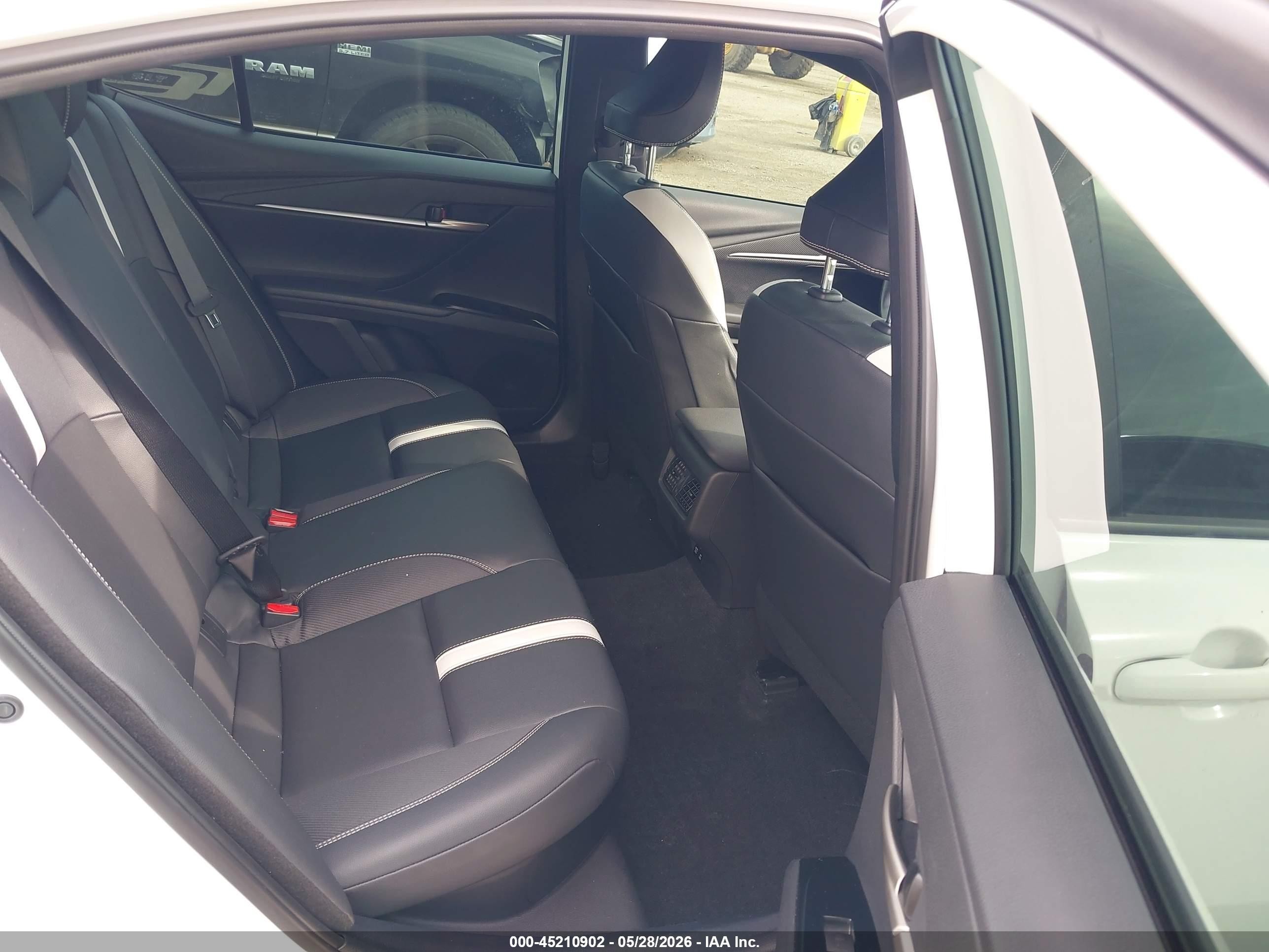 2025 Toyota Camry Se Белый vin: 4T1DAACK2SU506955