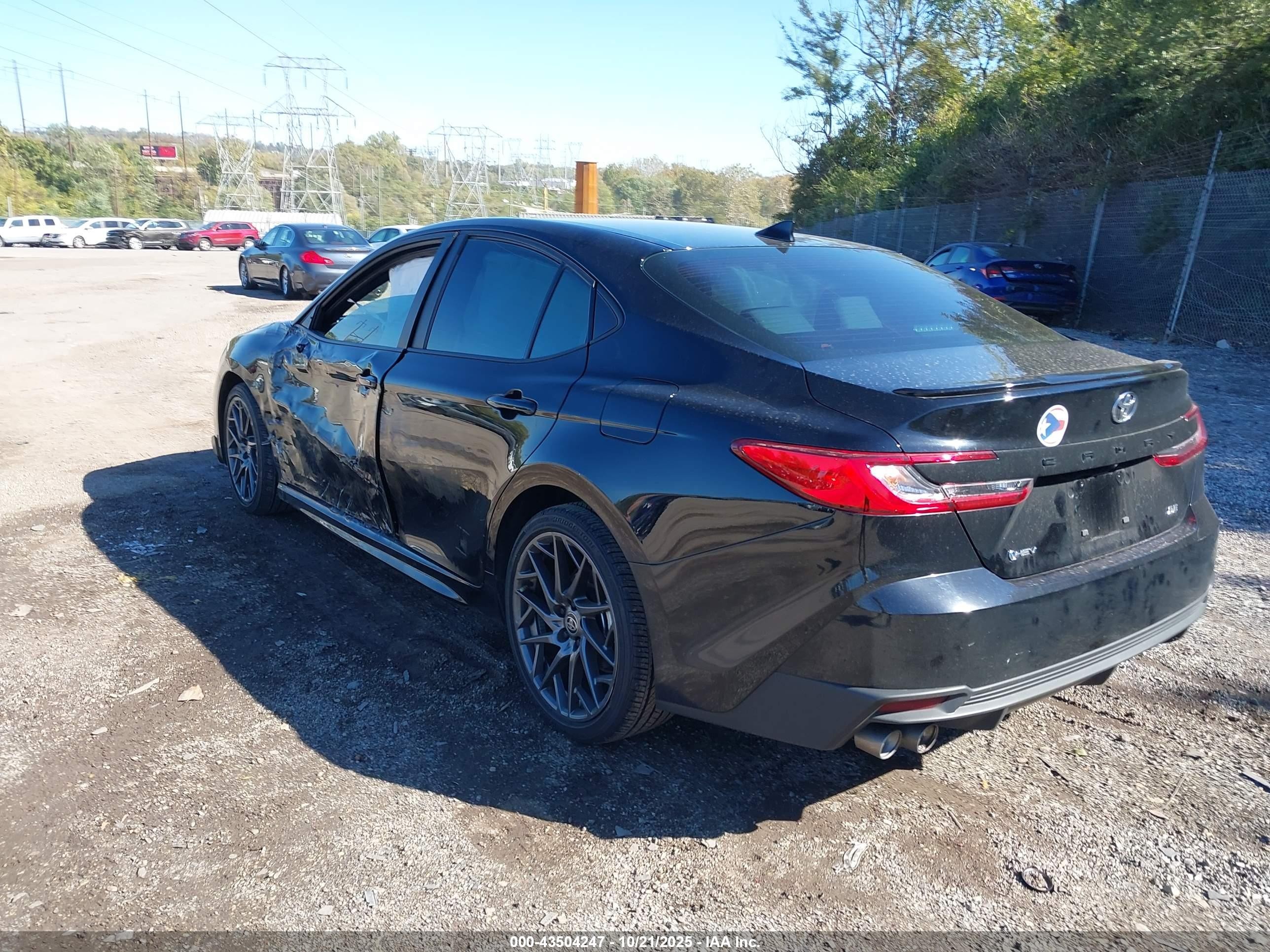 2025 Toyota Camry Se Black vin: 4T1DAACK2SU541933