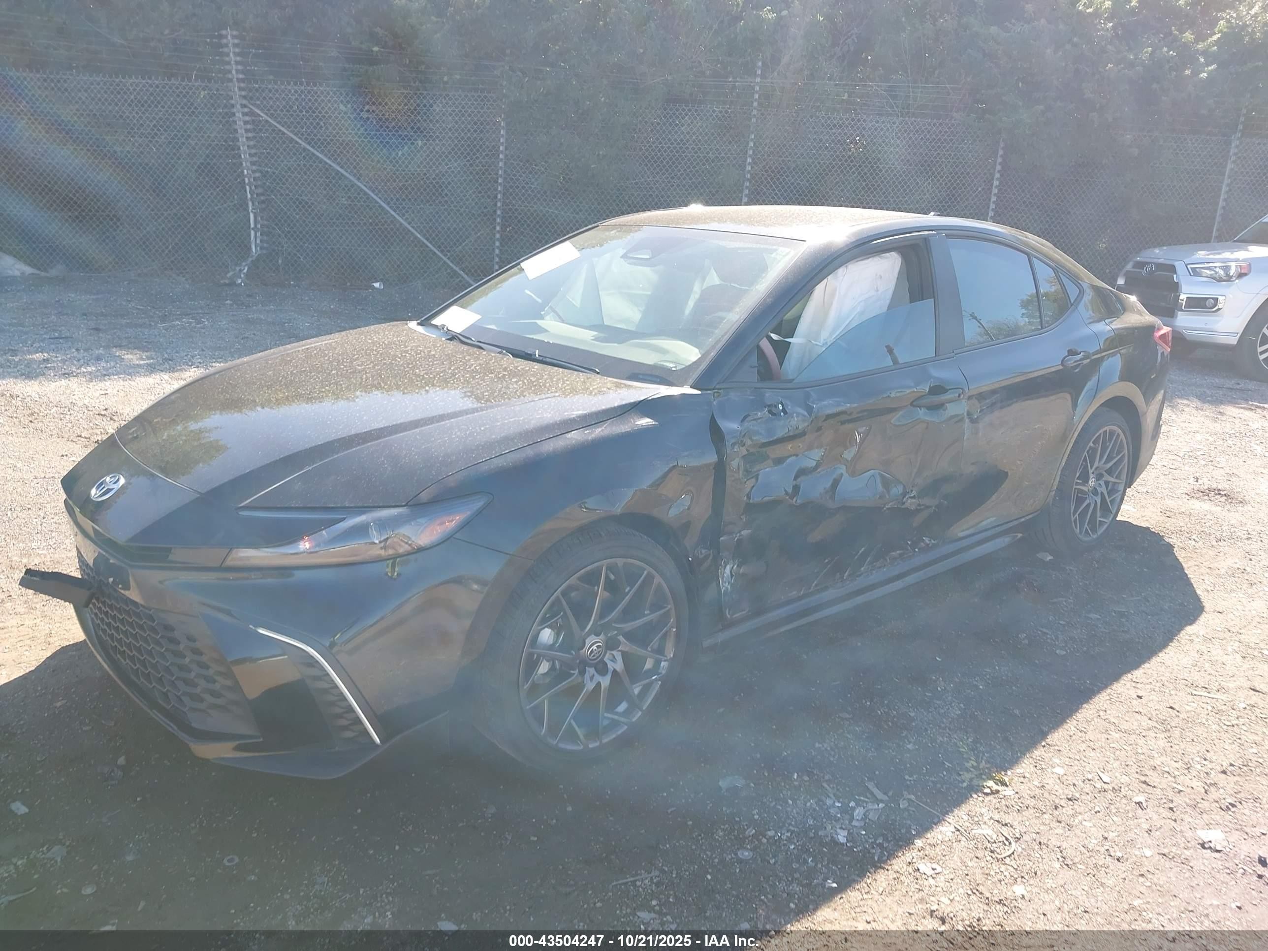 2025 Toyota Camry Se Black vin: 4T1DAACK2SU541933